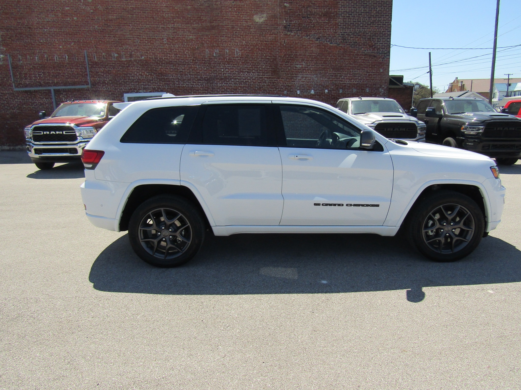 Used 2021 Jeep Grand Cherokee Limited with VIN 1C4RJFBG5MC772953 for sale in Washington, IN