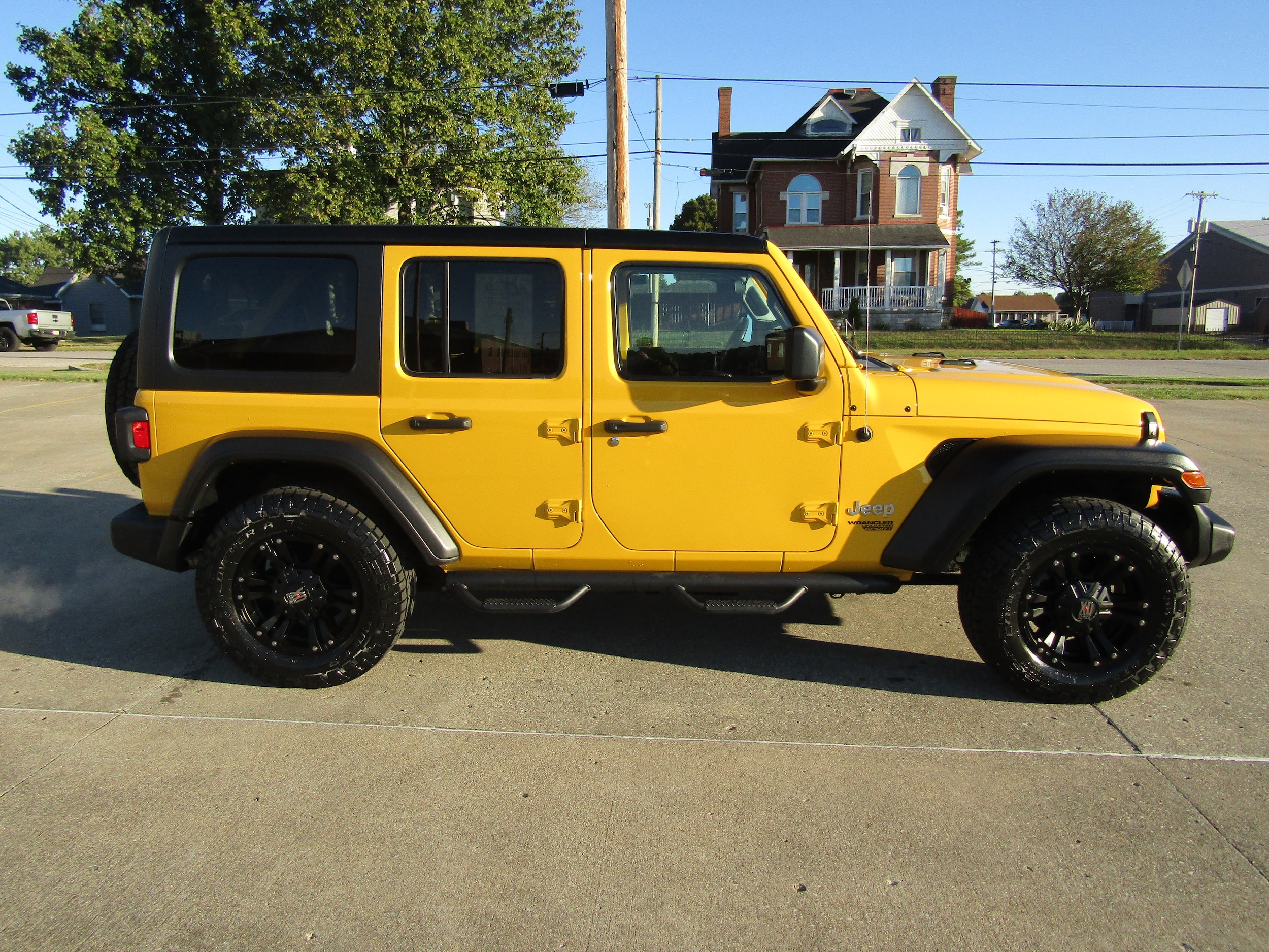 Used 2020 Jeep Wrangler Unlimited Sport S with VIN 1C4HJXDN7LW114206 for sale in Washington, IN