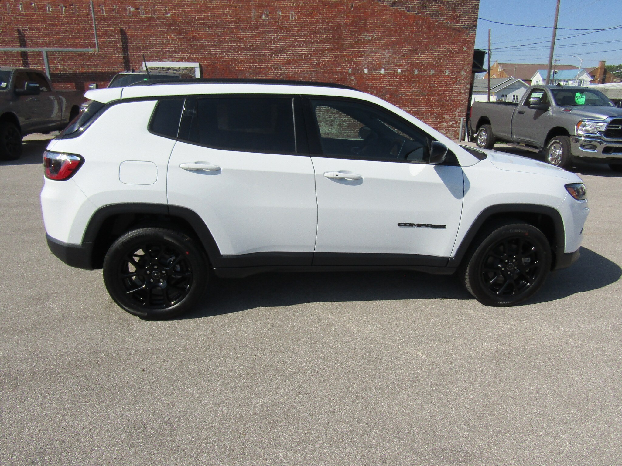2025 Jeep Compass Latitude photo 2