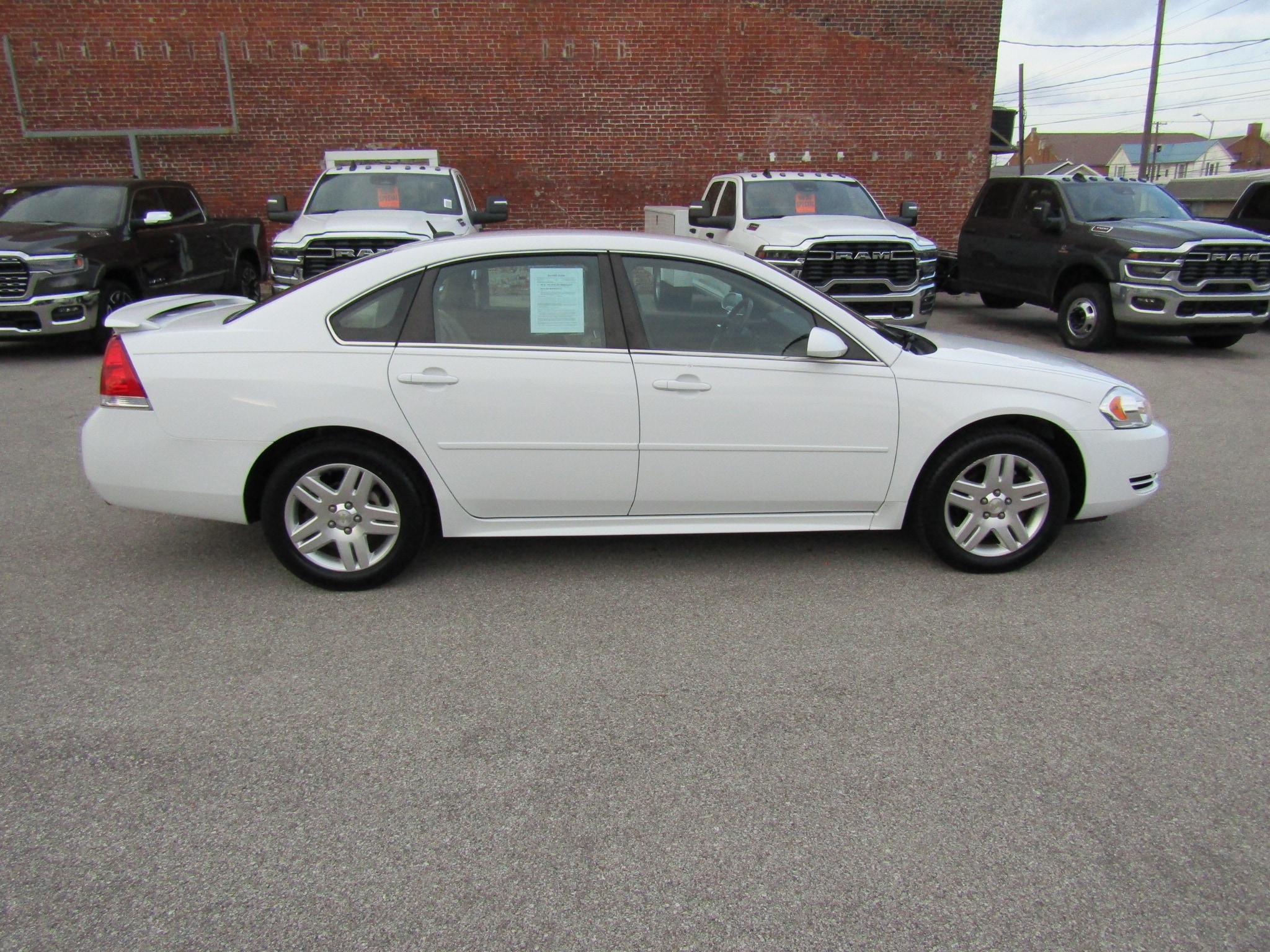 Used 2013 Chevrolet Impala LT with VIN 2G1WB5E37D1122006 for sale in Washington, IN