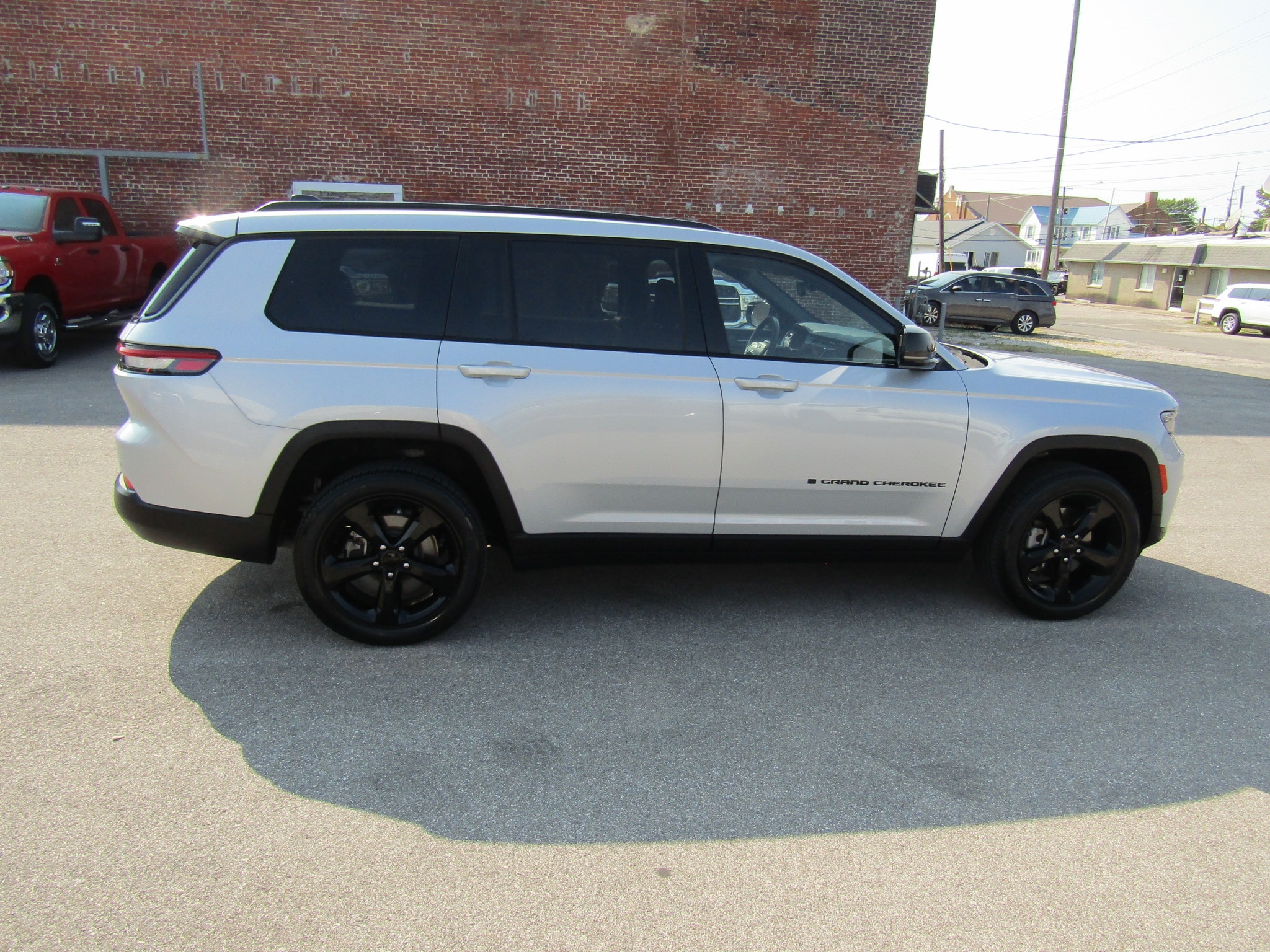 Used 2021 Jeep Grand Cherokee L Altitude with VIN 1C4RJKAG5M8209348 for sale in Washington, IN