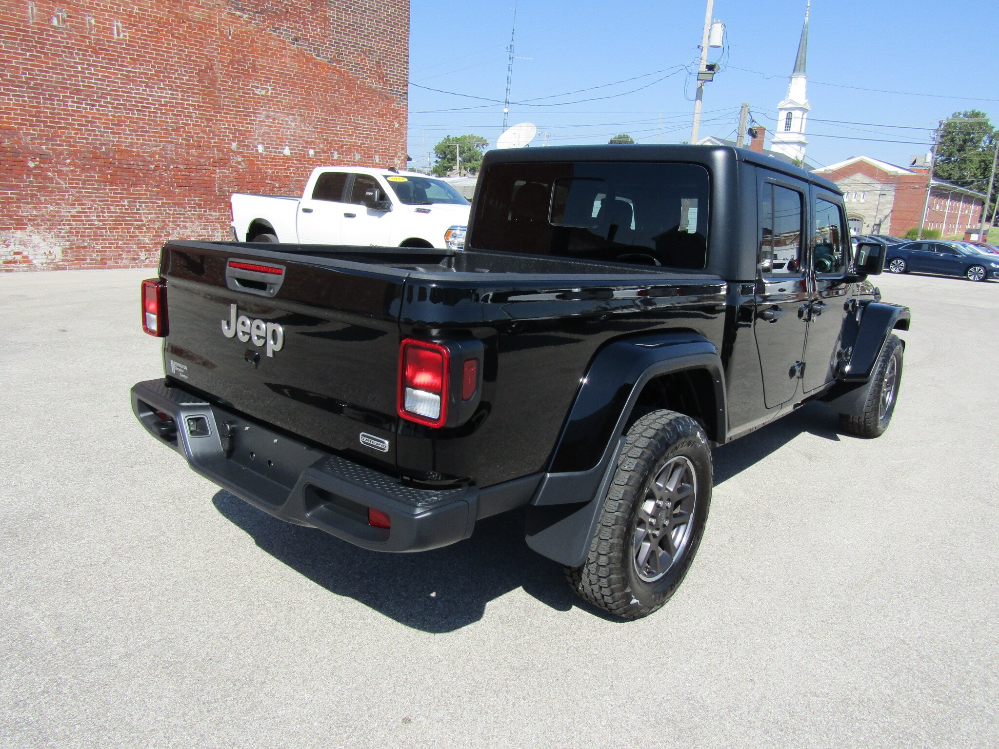 2023 Jeep Gladiator Overland photo 3