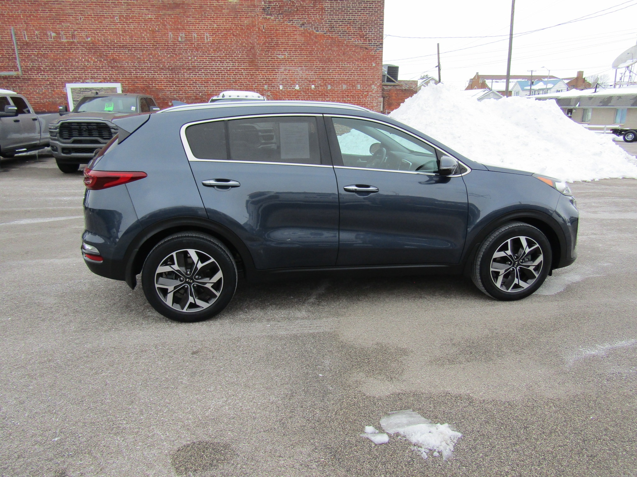 Used 2020 Kia Sportage EX with VIN KNDPN3AC9L7800382 for sale in Washington, IN