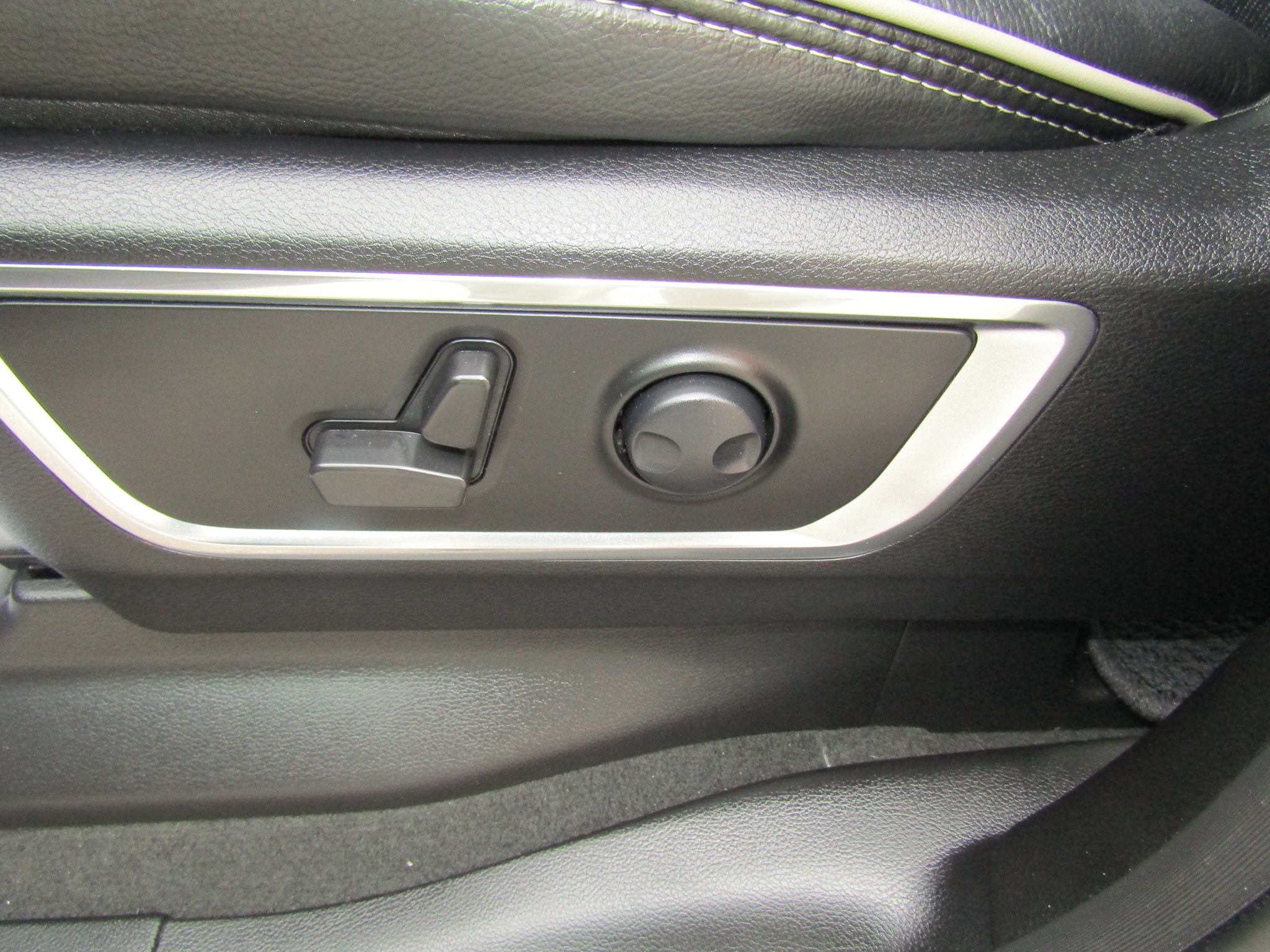 2024 RAM Ram 1500 Pickup Laramie - Photo 23