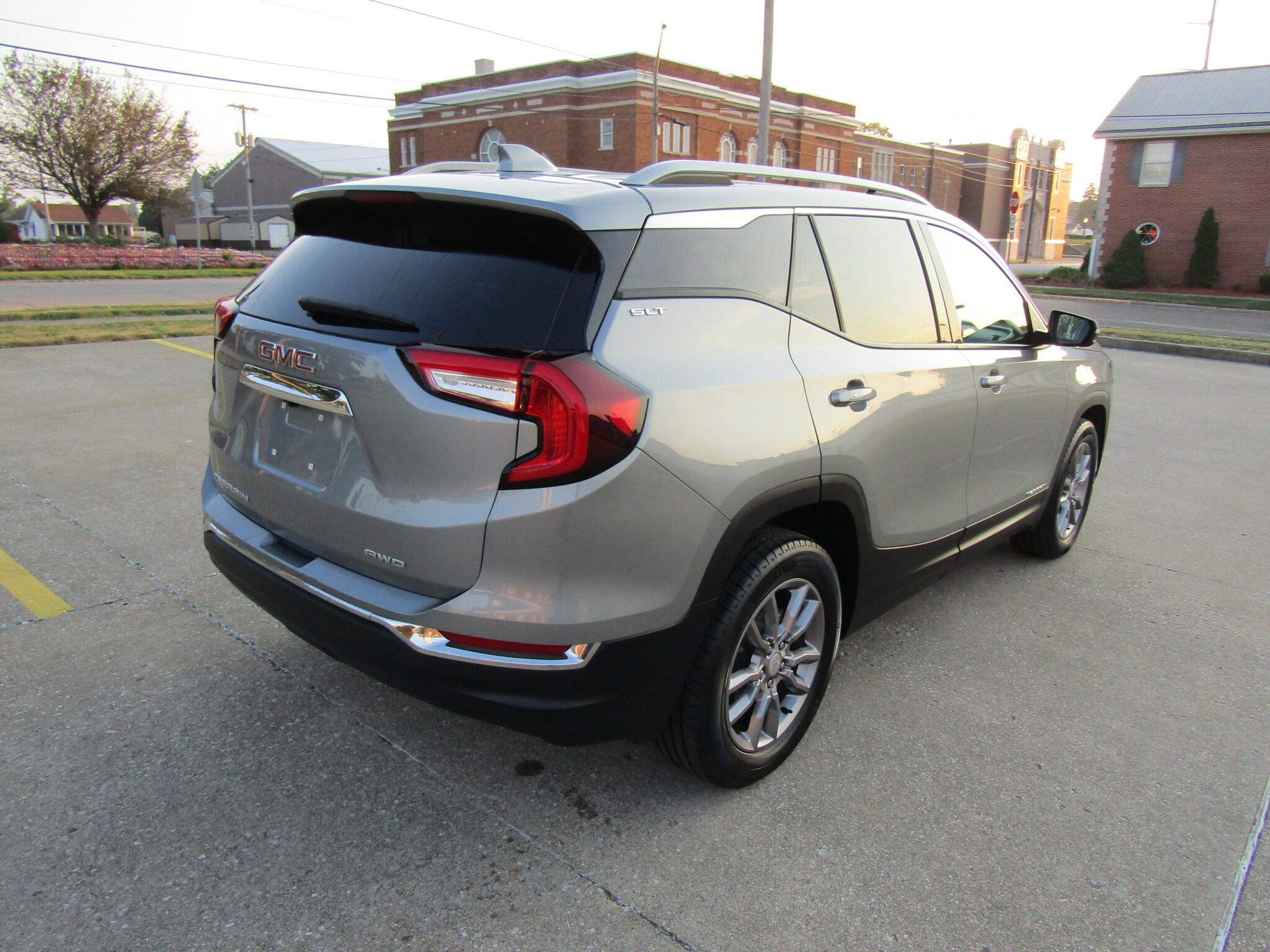 2024 Gmc Terrain SLT photo 2