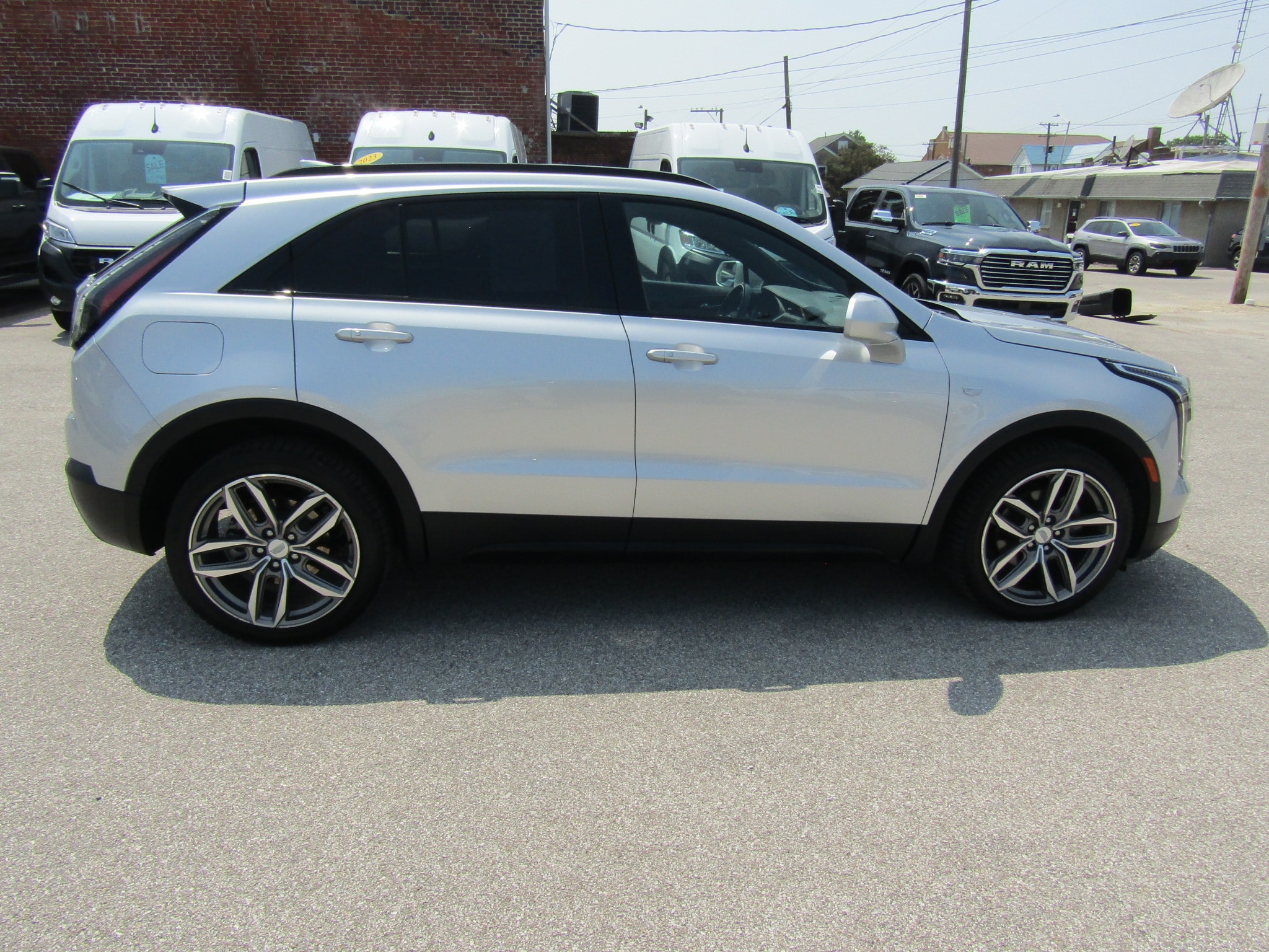 Used 2019 Cadillac XT4 Sport with VIN 1GYFZER46KF100682 for sale in Washington, IN