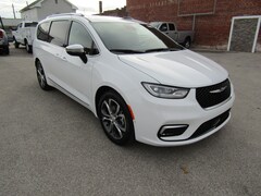 2026 Chrysler Pacifica Pinnacle Mini-van Passenger