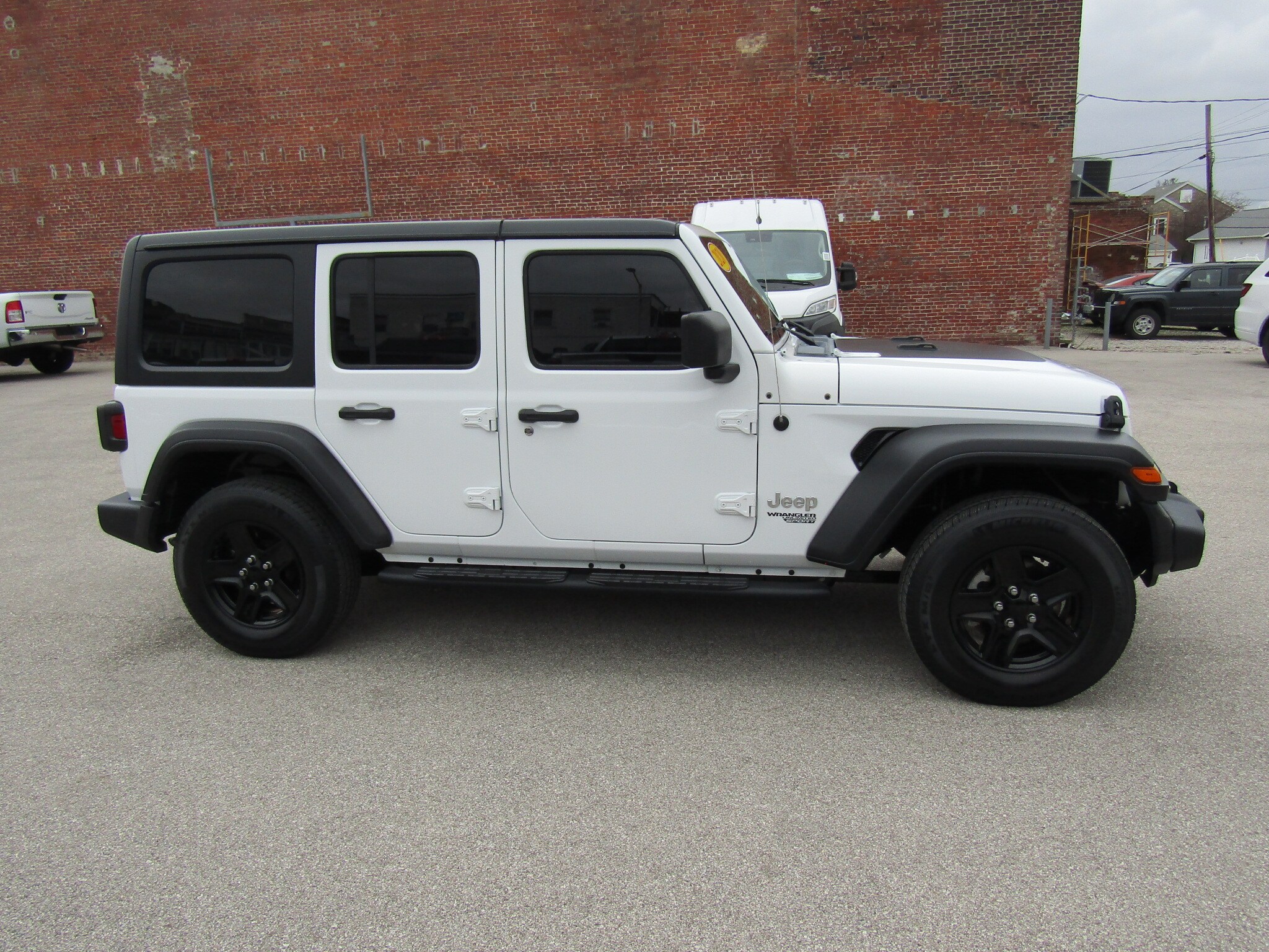 2020 Jeep Wrangler Unlimited Sport S photo 2