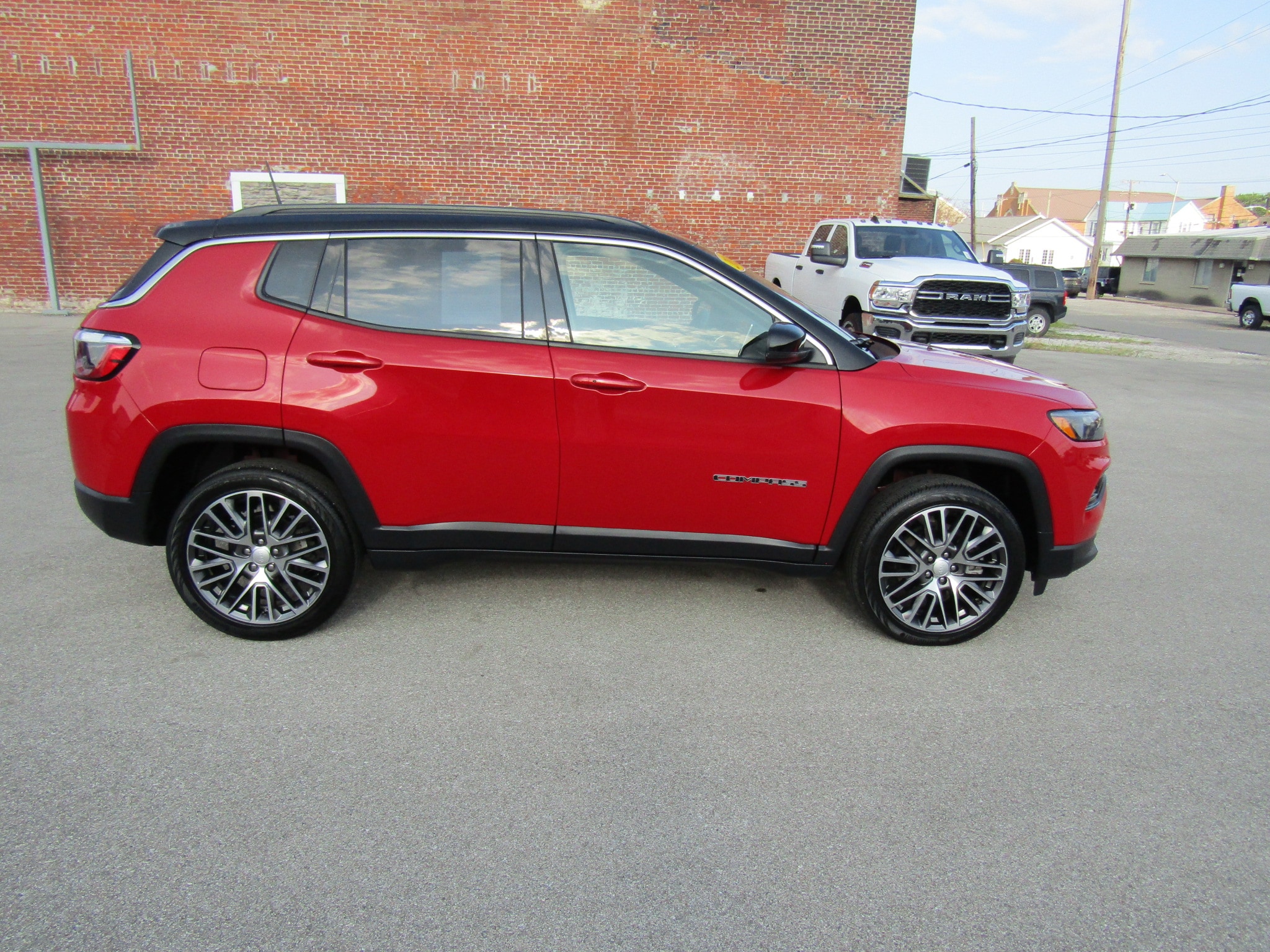 Used 2023 Jeep Compass Limited with VIN 3C4NJDCN1PT568255 for sale in Washington, IN