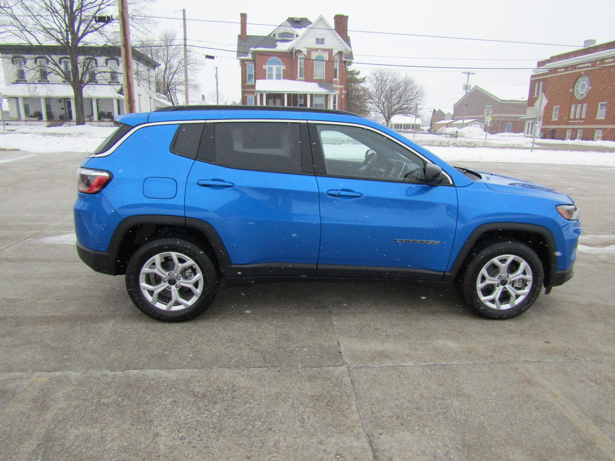 2025 Jeep Compass Latitude photo 2