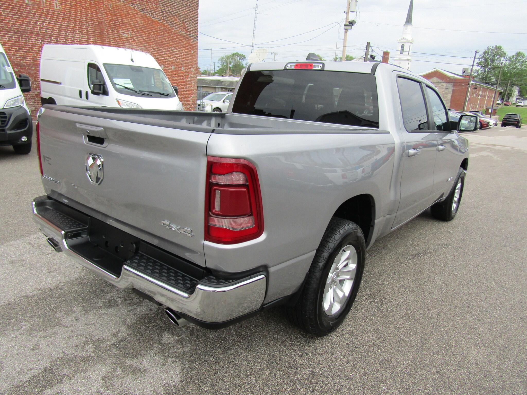 2024 Ram 1500 Laramie photo 3