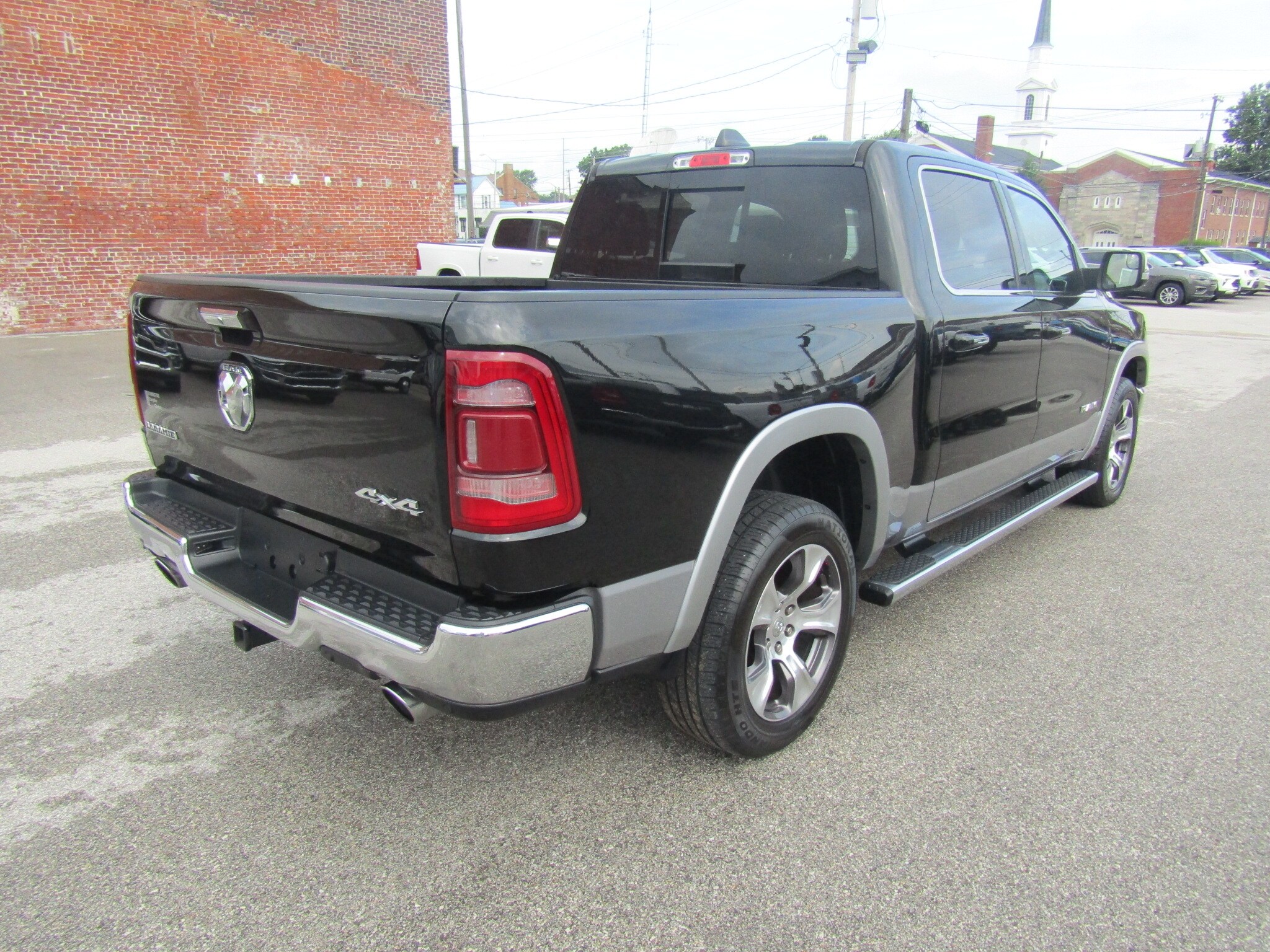 2019 Ram 1500 Laramie photo 3