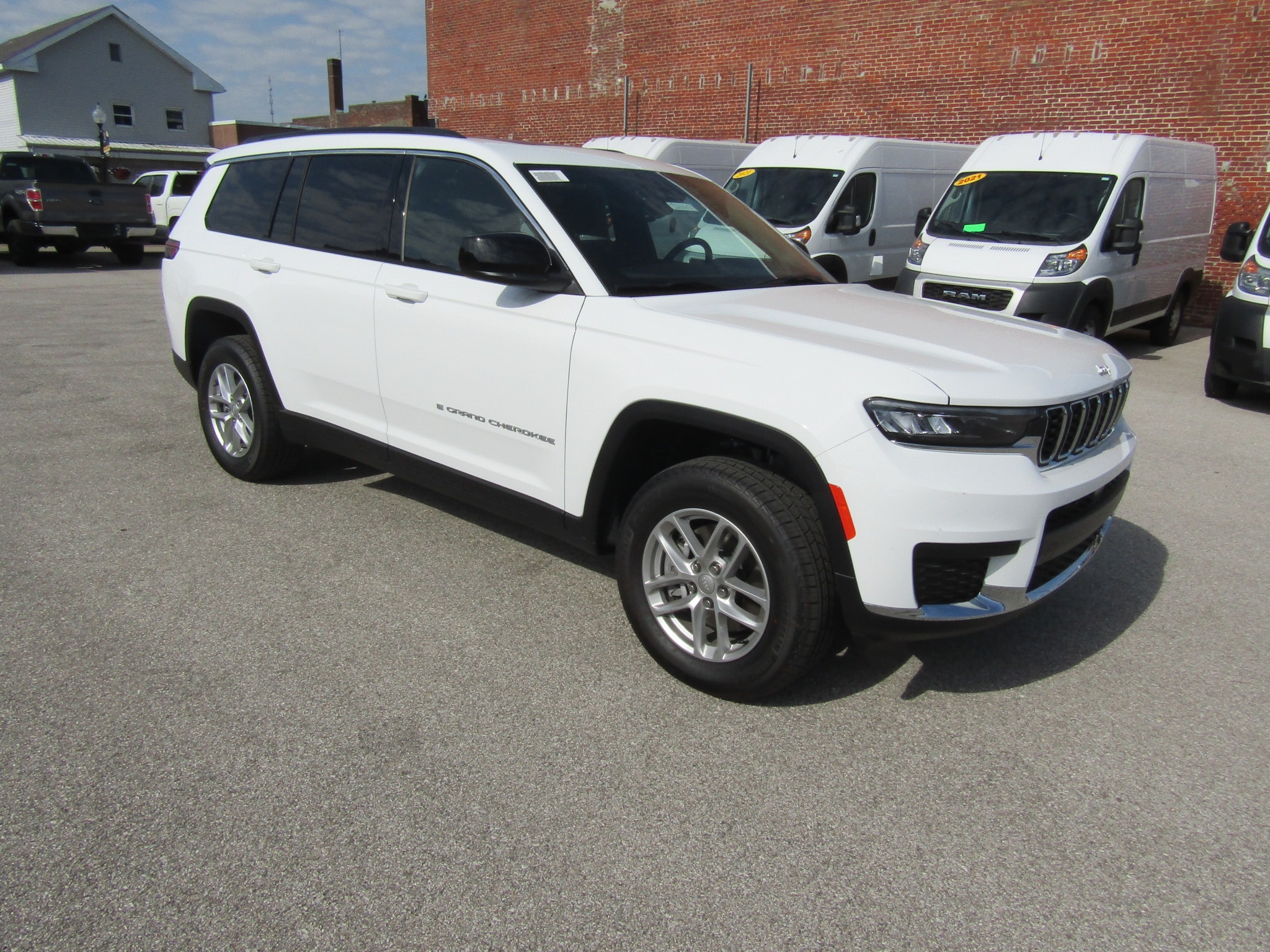 2026 Jeep Grand Cherokee L Laredo X 4x4's photo