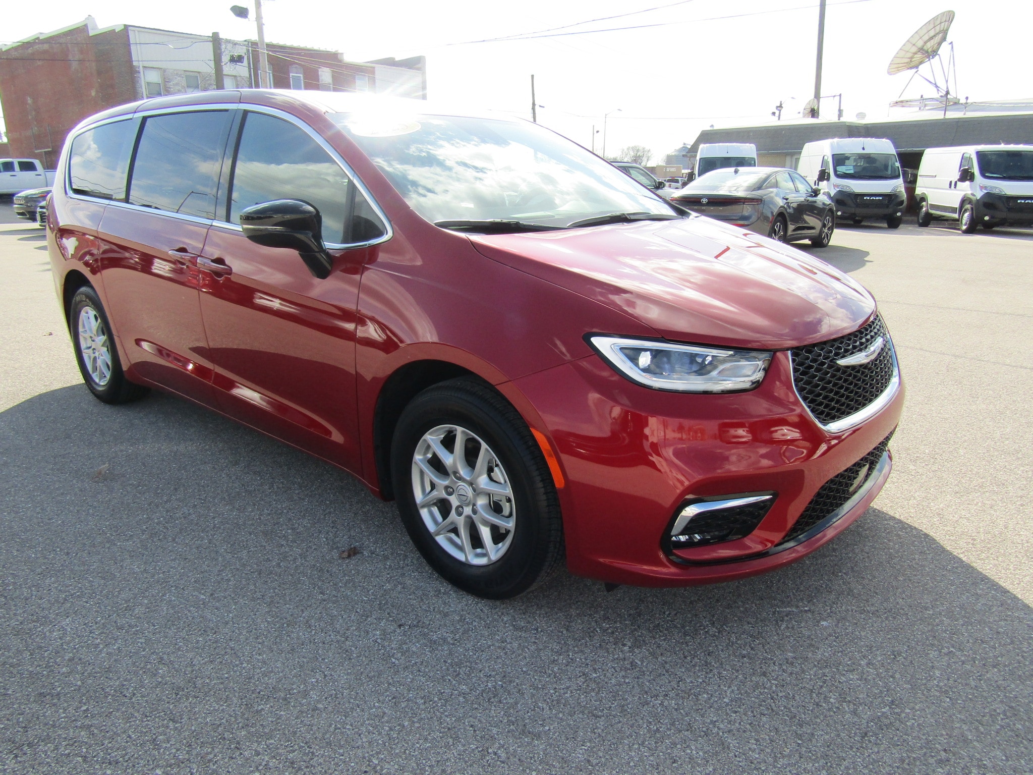 2025 Chrysler Pacifica Select