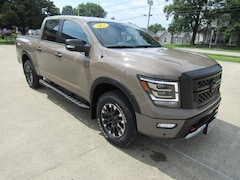 2021 Nissan Titan PRO-4X Crew Cab Pickup