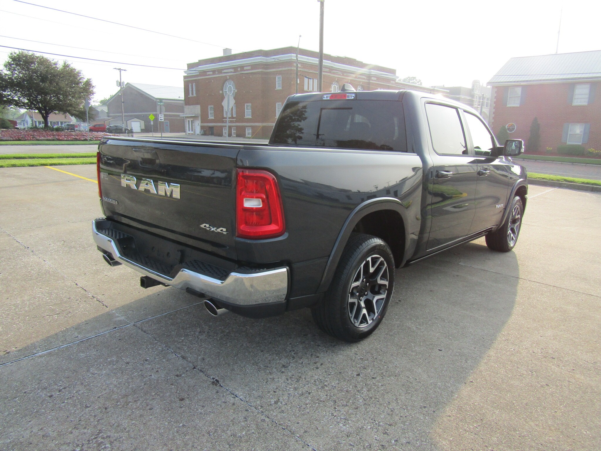 2025 Ram 1500 Laramie photo 3