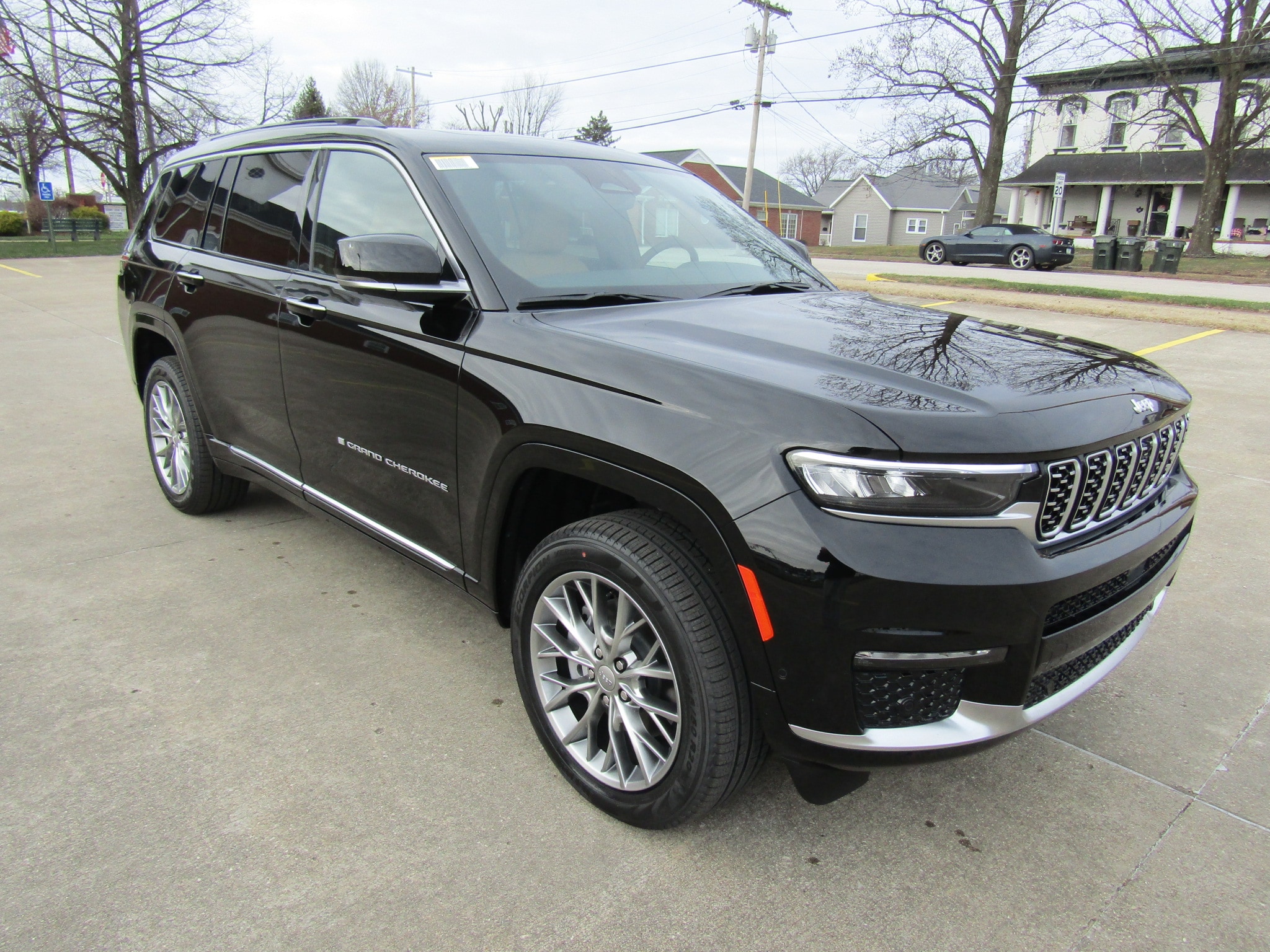 2025 Jeep Grand Cherokee L Summit's photo