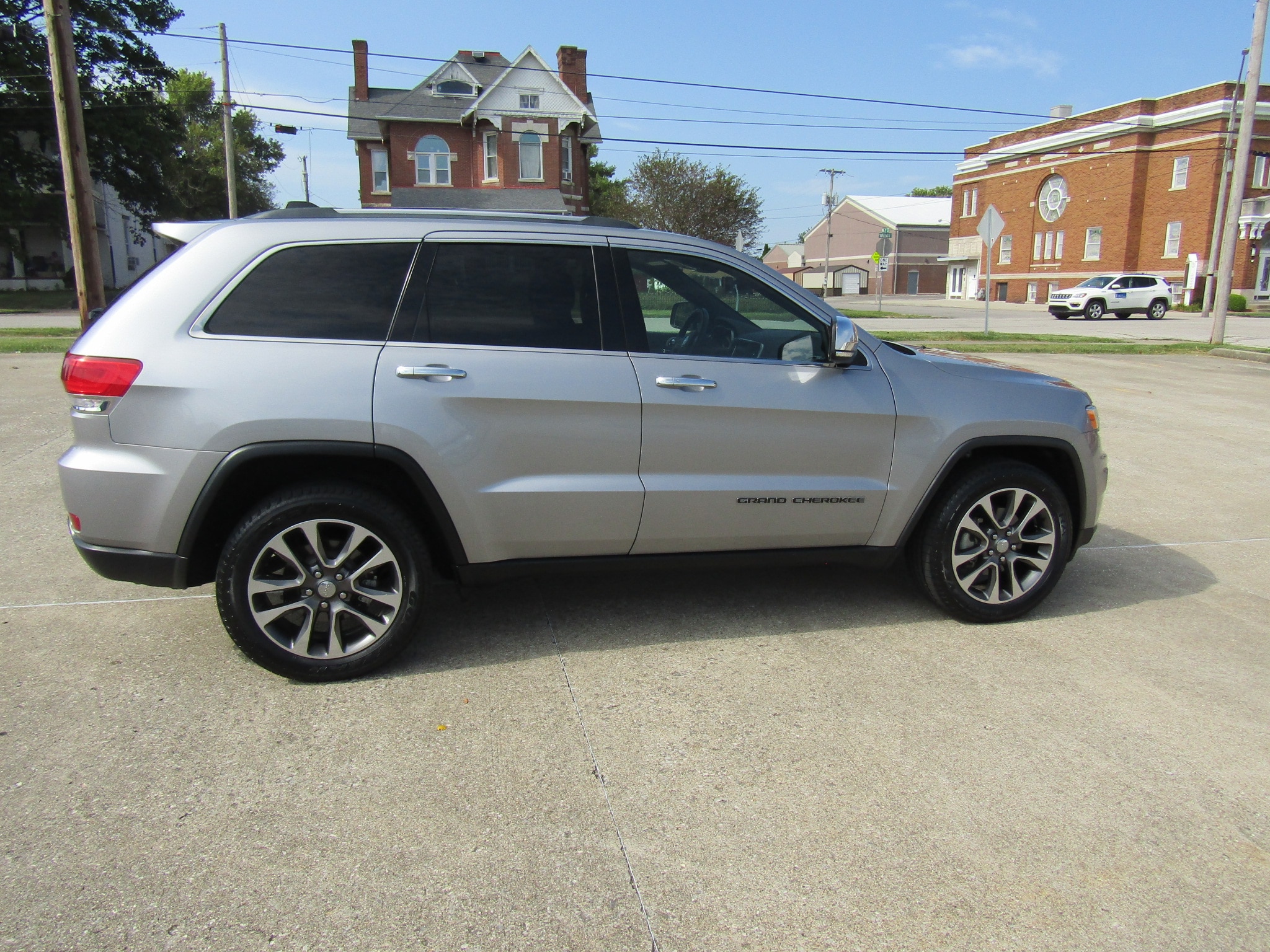 Used 2018 Jeep Grand Cherokee Limited with VIN 1C4RJFBG8JC408361 for sale in Washington, IN