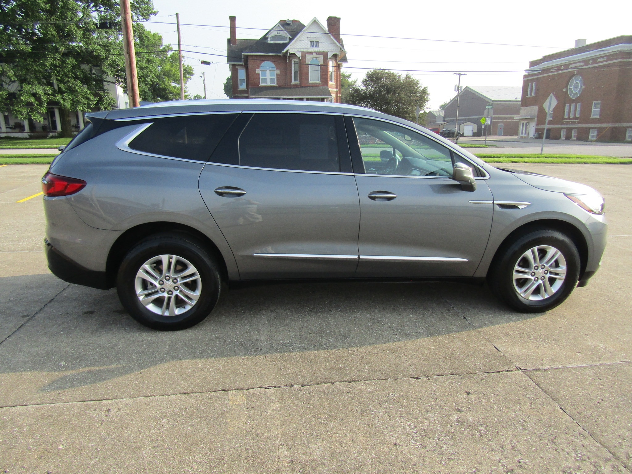 Used 2020 Buick Enclave Essence with VIN 5GAERBKW0LJ182422 for sale in Washington, IN