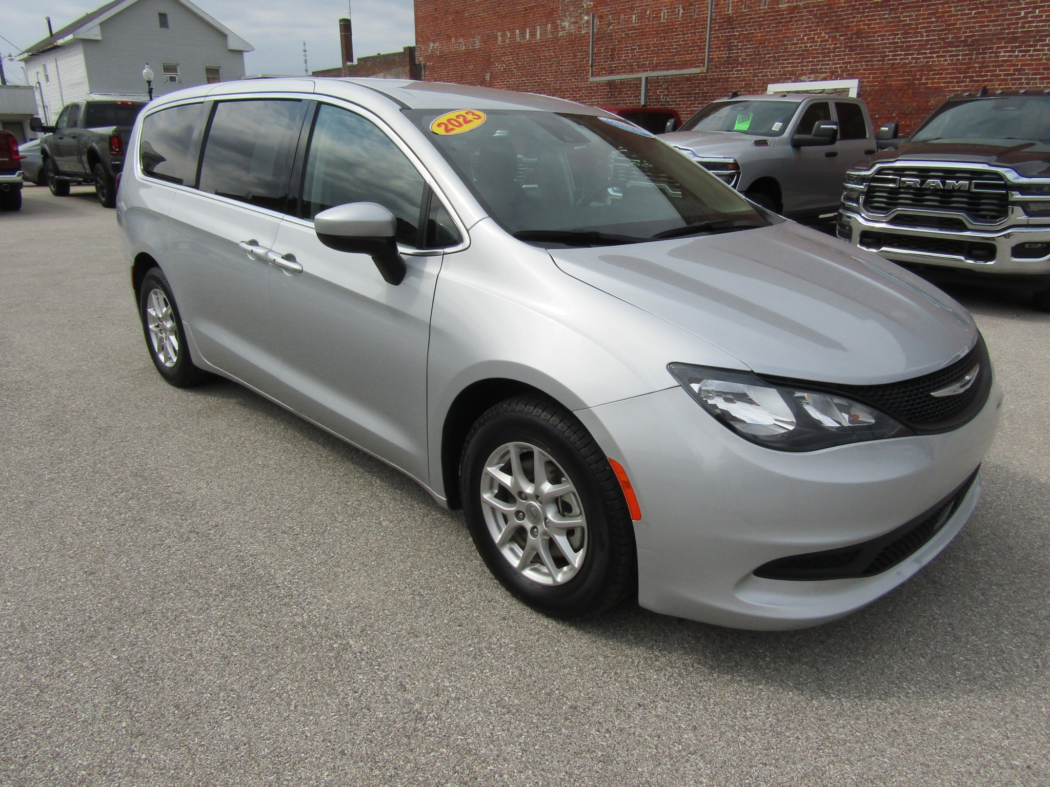 2023 Chrysler Voyager LX's photo