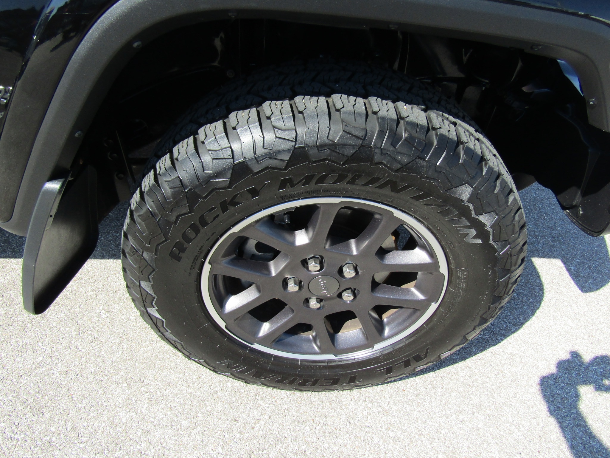 2023 Jeep Gladiator Overland - Photo 12