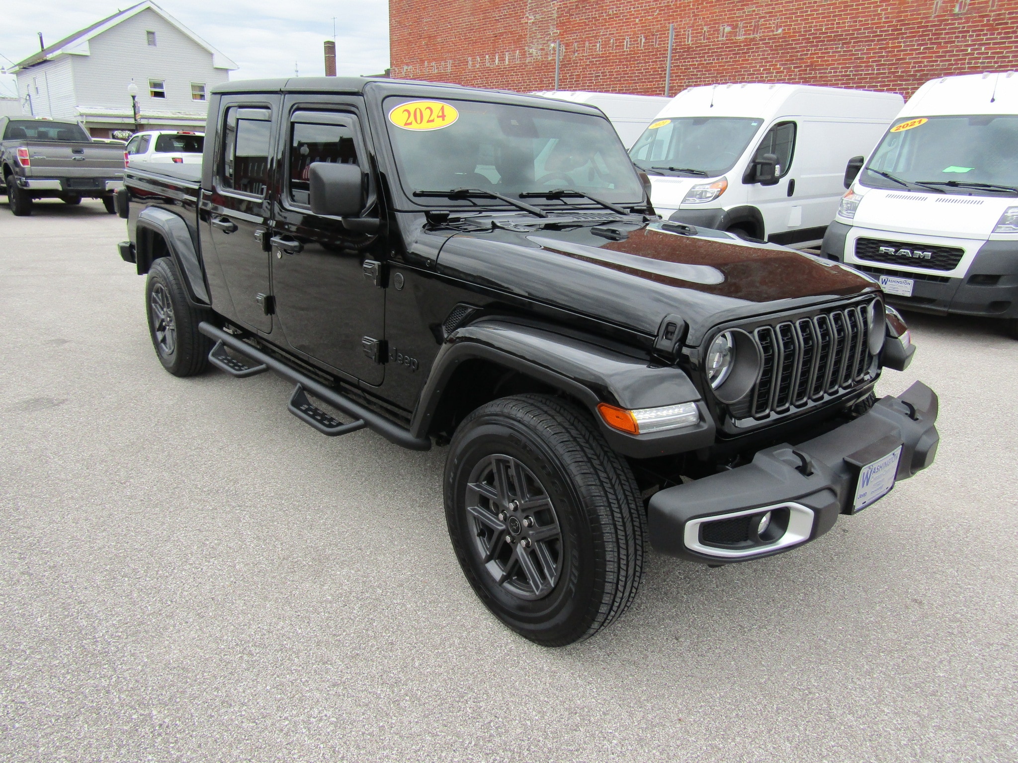2024 Jeep Gladiator Sport S's photo