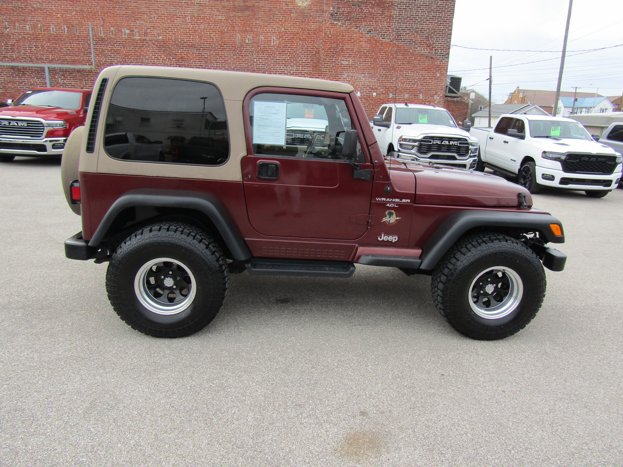 Used 2001 Jeep Wrangler SAHARA with VIN 1J4FA59S41P337895 for sale in Washington, IN