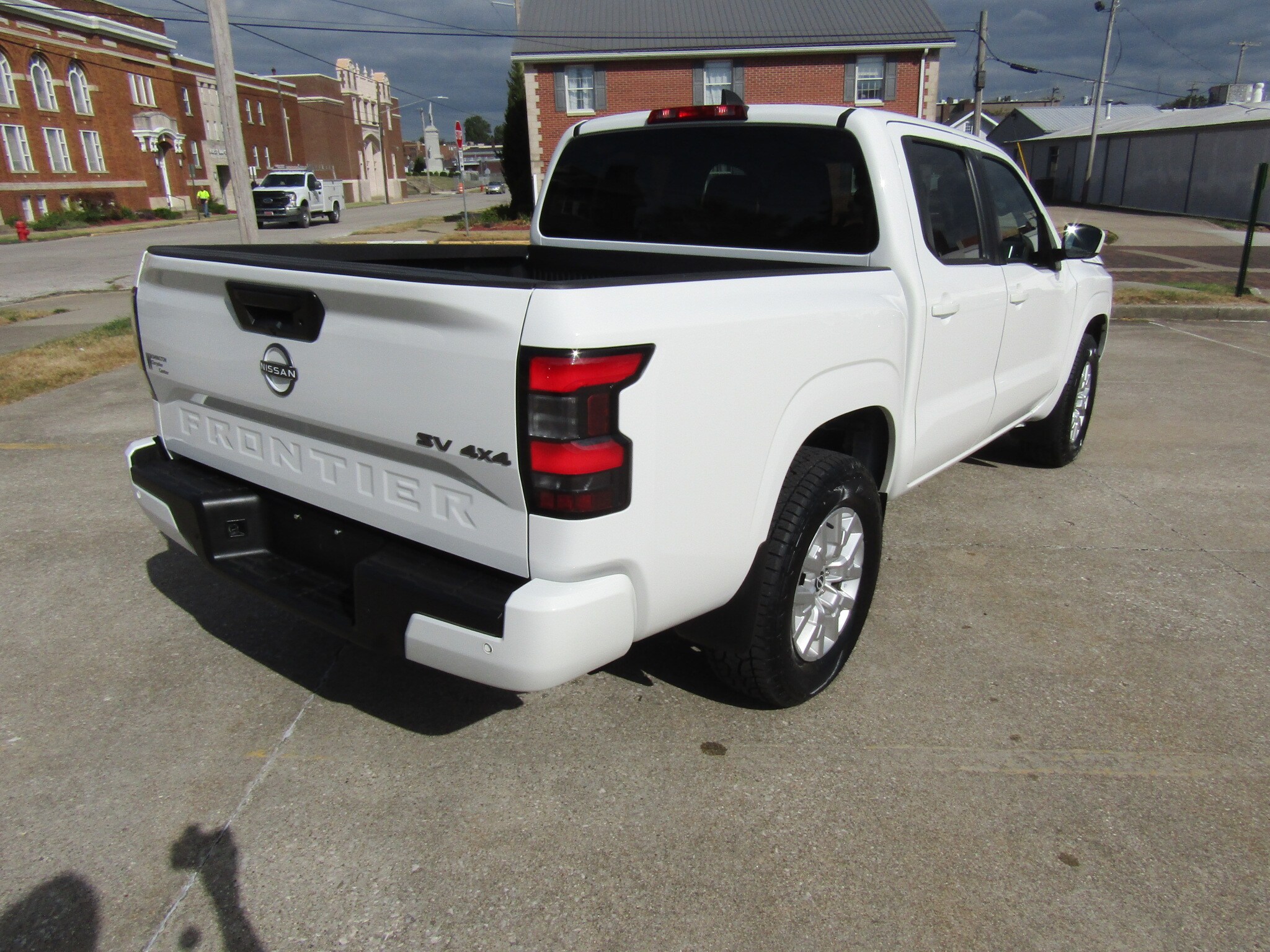 2022 Nissan Frontier SV Crew Cab photo 3