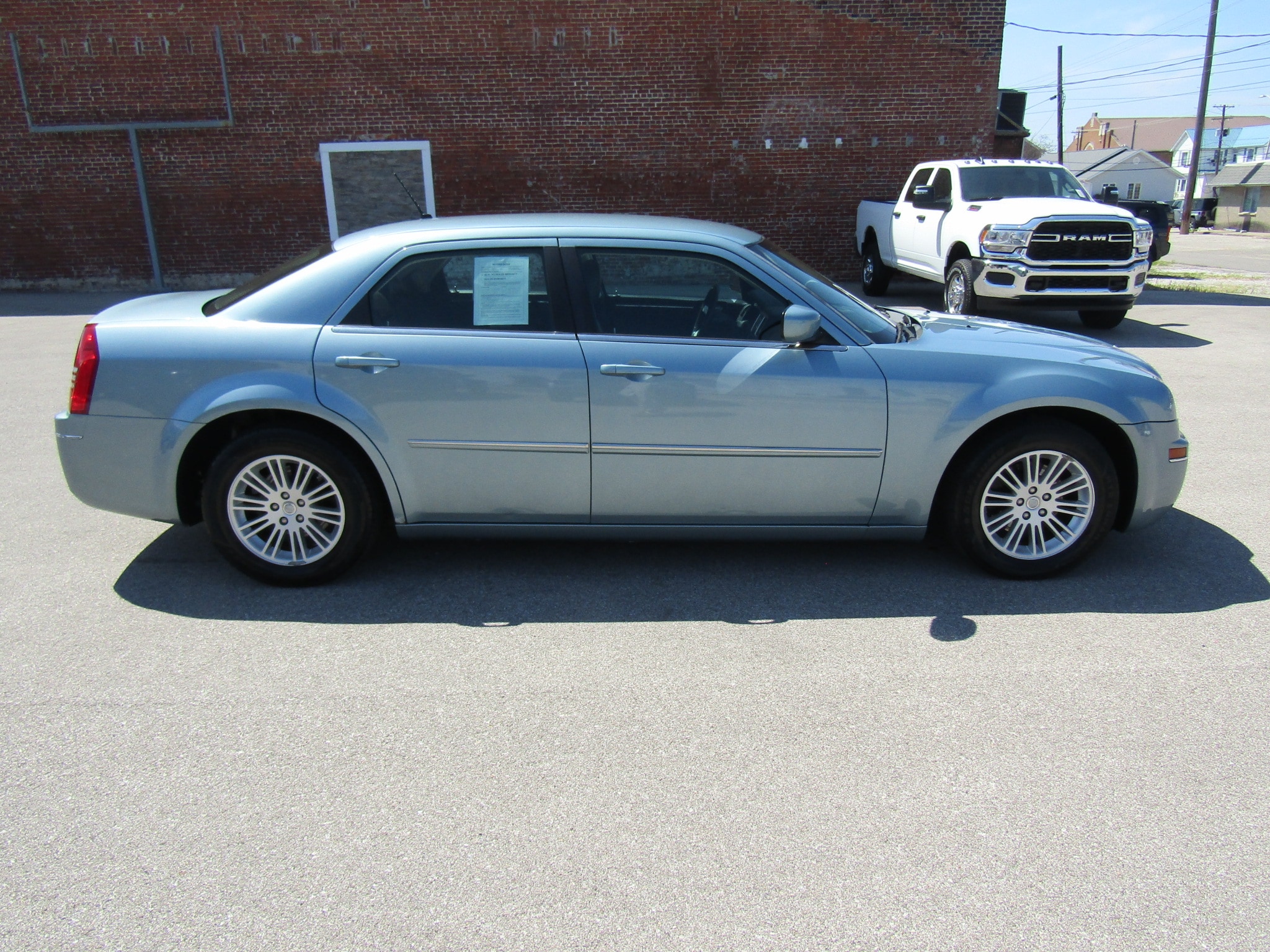 Used 2008 Chrysler 300 Touring with VIN 2C3KA53G68H267781 for sale in Washington, IN