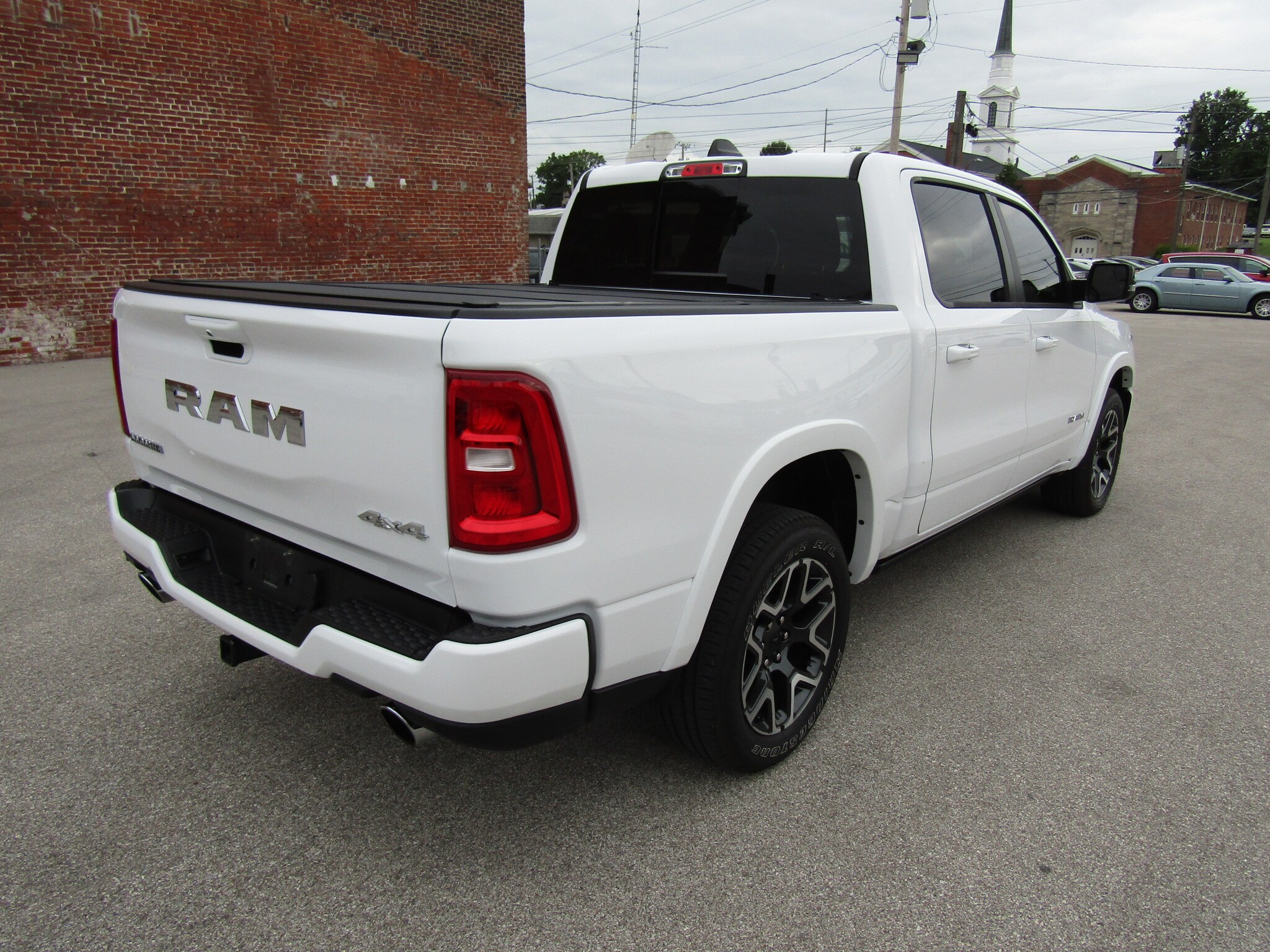 2025 Ram 1500 Laramie photo 3