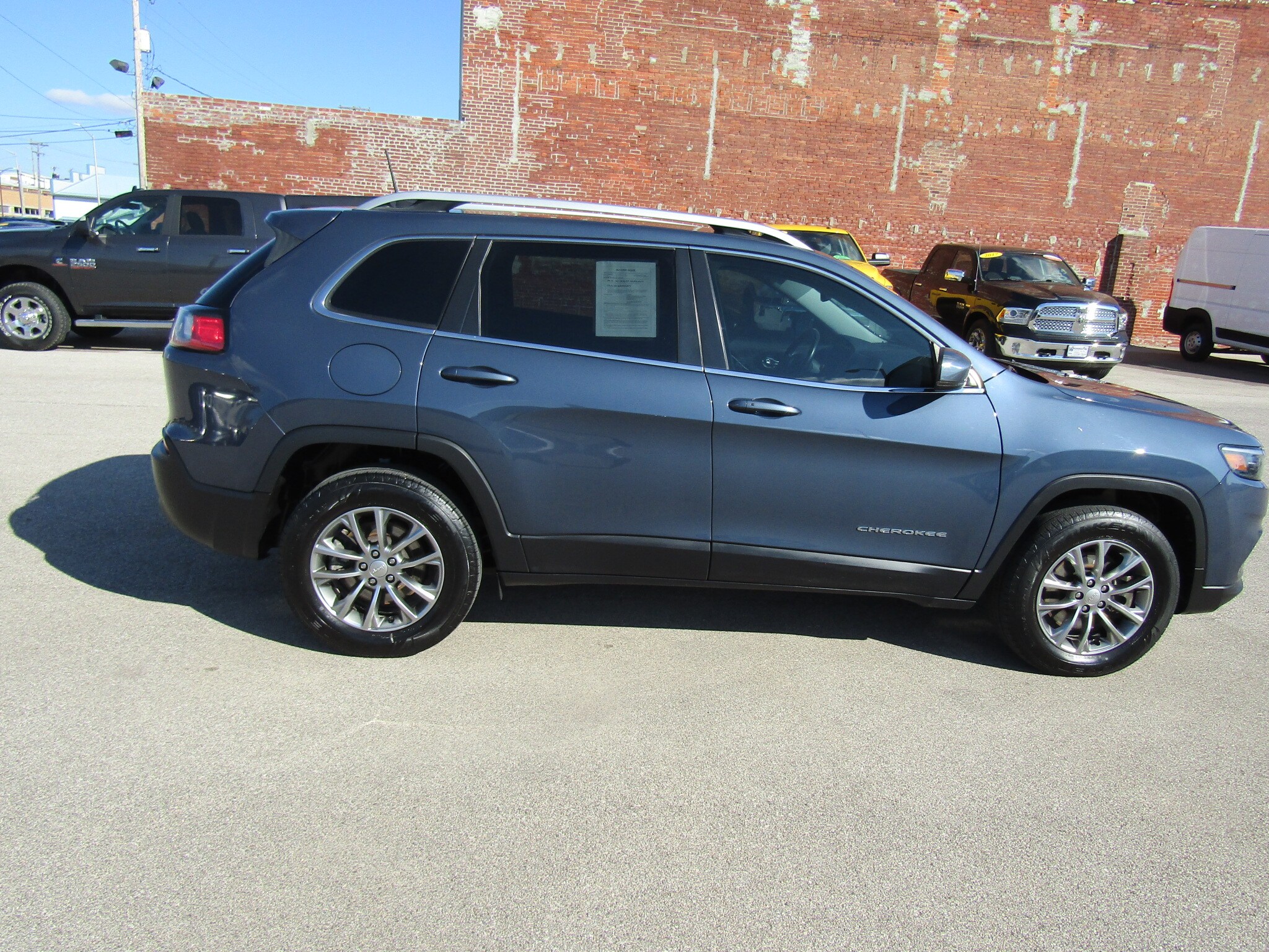 Used 2021 Jeep Cherokee Latitude Lux with VIN 1C4PJMMX6MD175698 for sale in Washington, IN