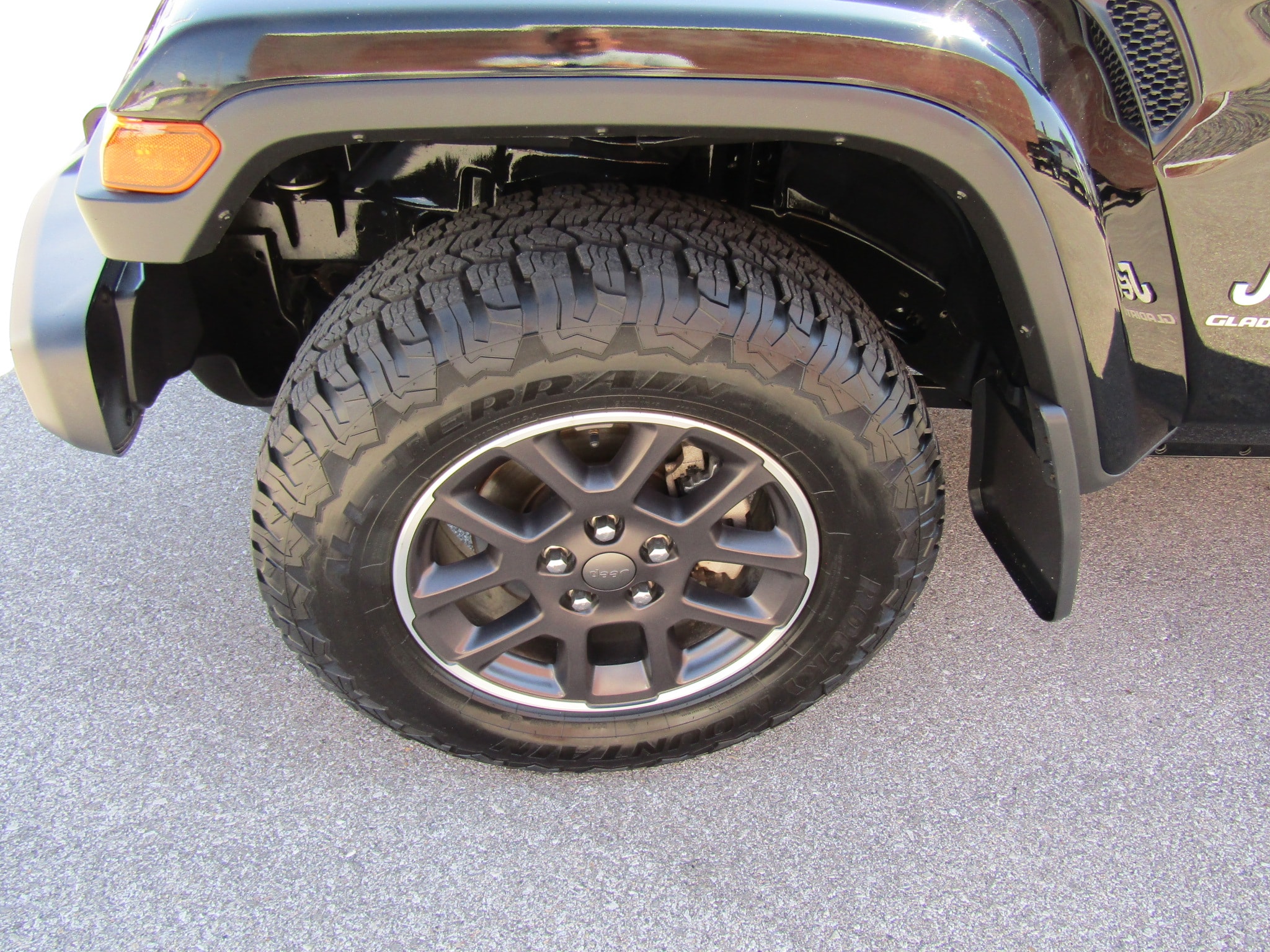 2023 Jeep Gladiator Overland - Photo 9