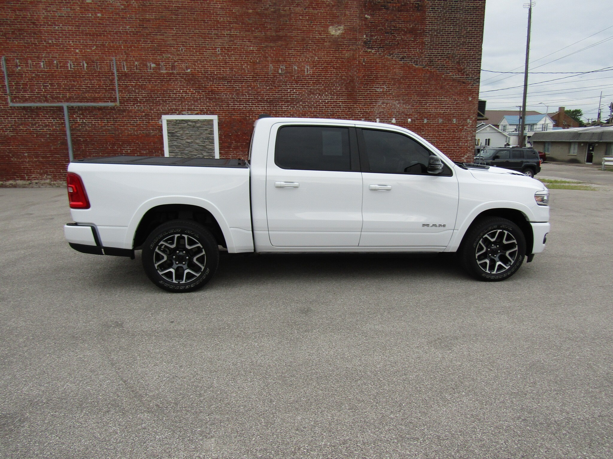 2025 Ram 1500 Laramie photo 2