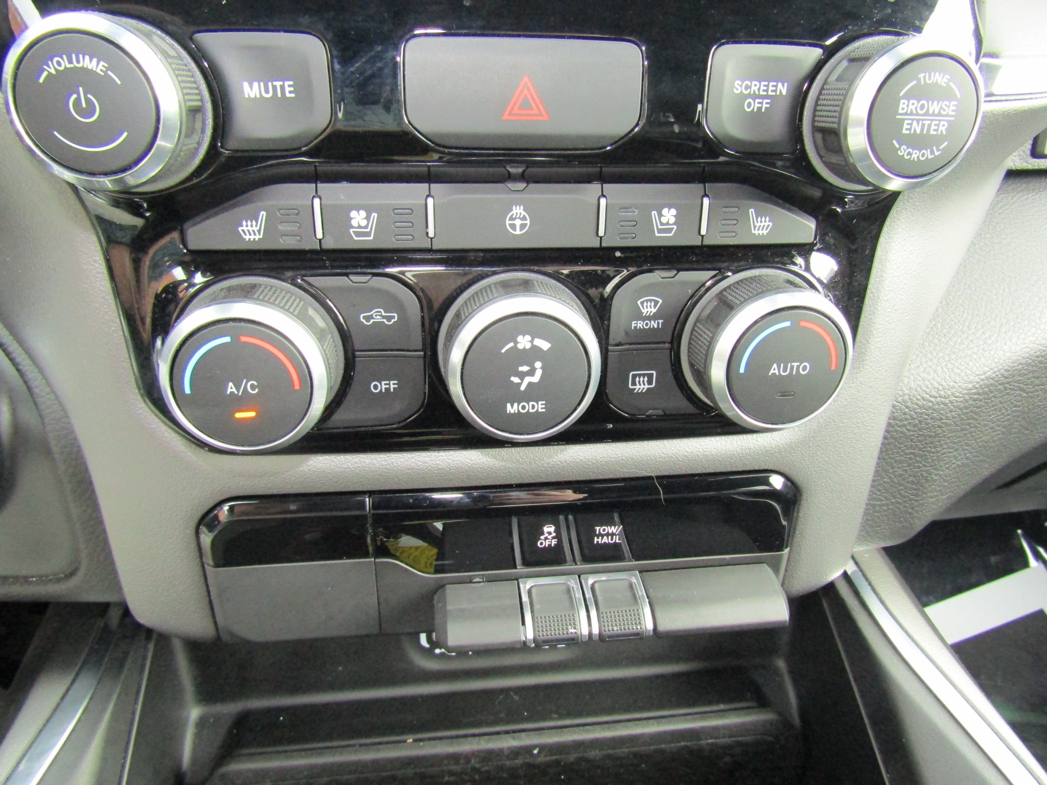 2024 RAM Ram 1500 Pickup Laramie - Photo 32
