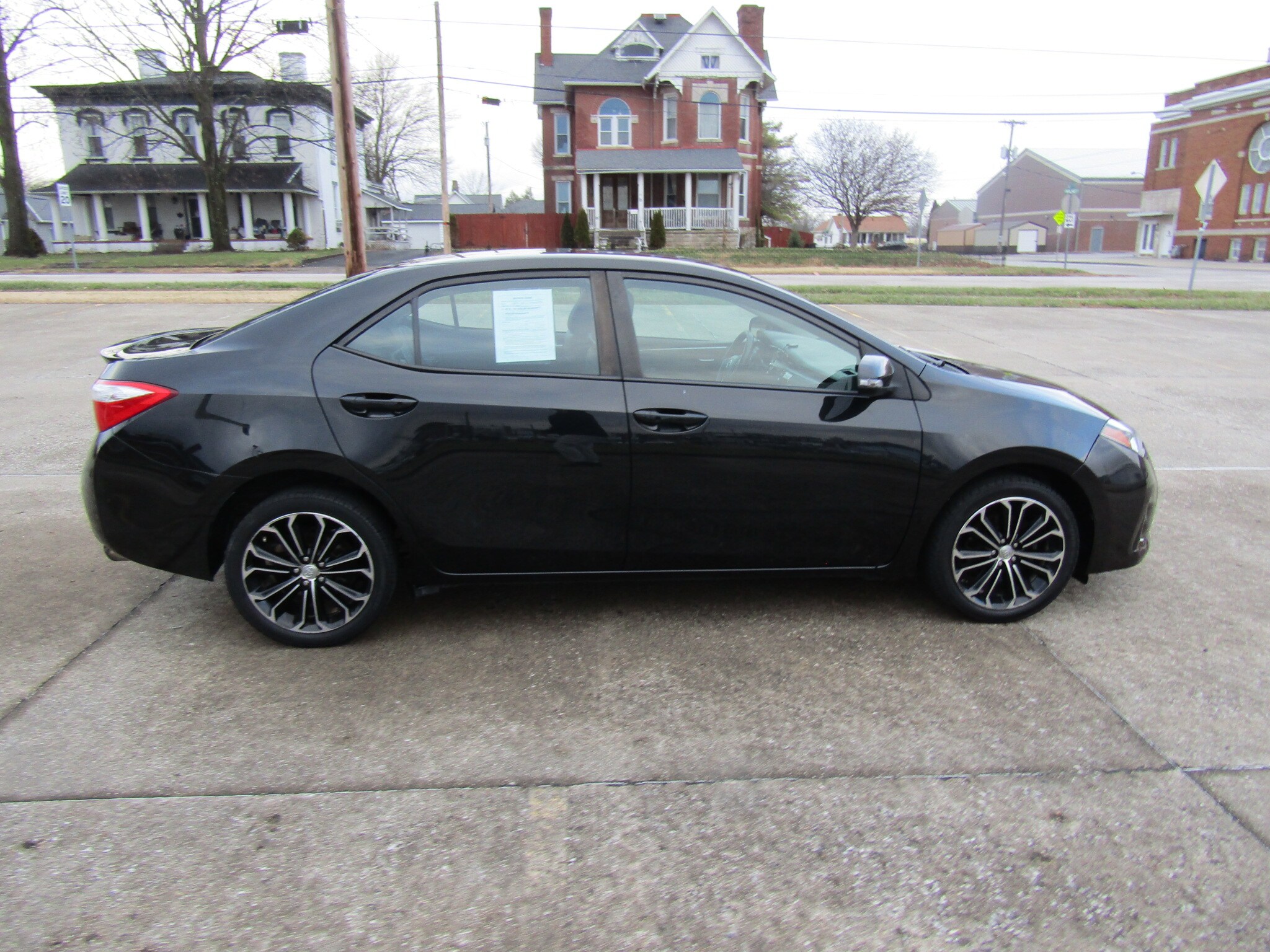 2015 Toyota Corolla photo 2