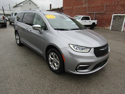 Used 2021 Chrysler Pacifica Limited Mini-van Passenger for sale in Washington, IN