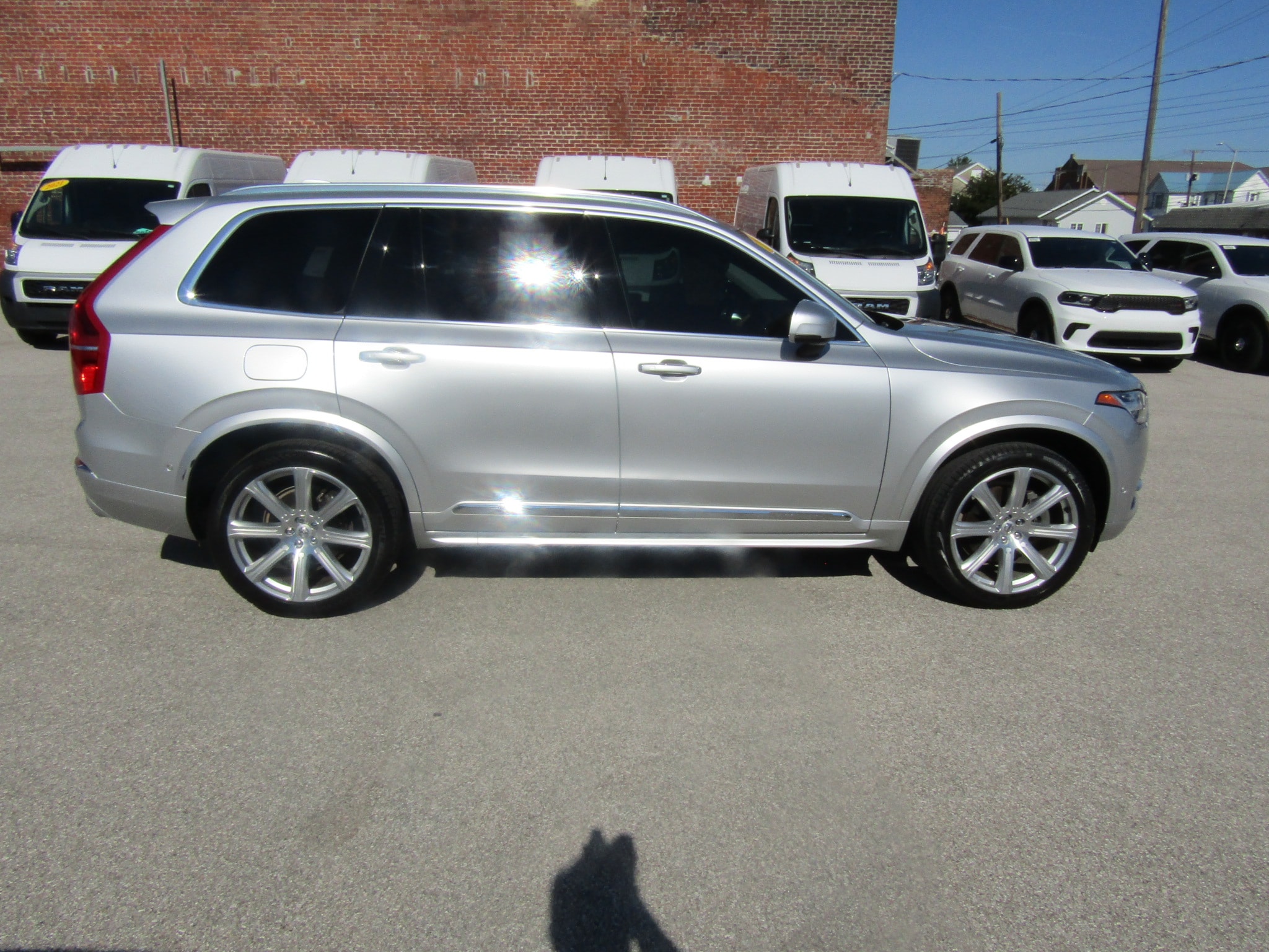 Used 2019 Volvo XC90 Inscription with VIN YV4A22PL5K1477589 for sale in Washington, IN