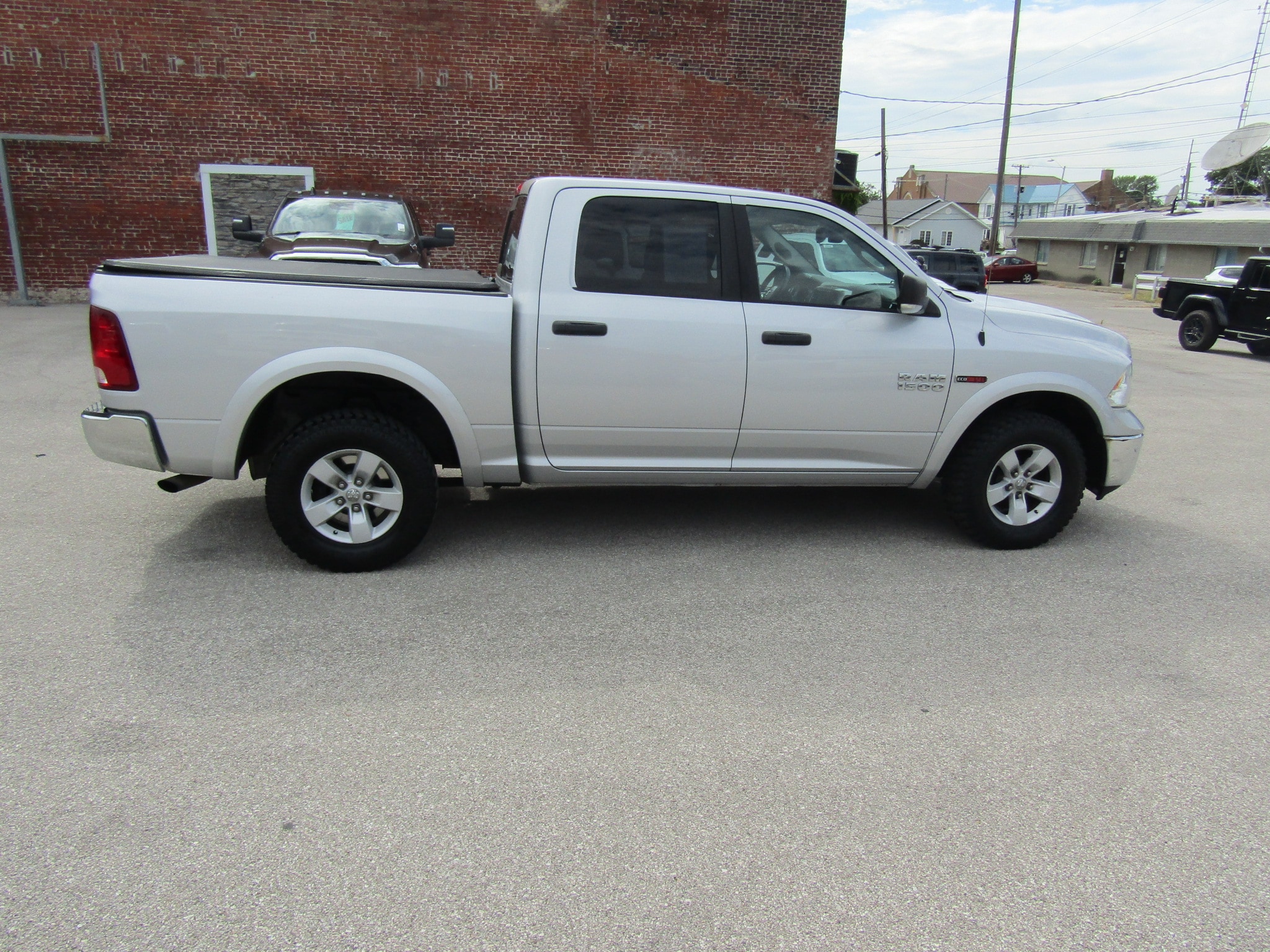 Used 2016 RAM Ram 1500 Pickup Outdoorsman with VIN 1C6RR7LM5GS232913 for sale in Washington, IN