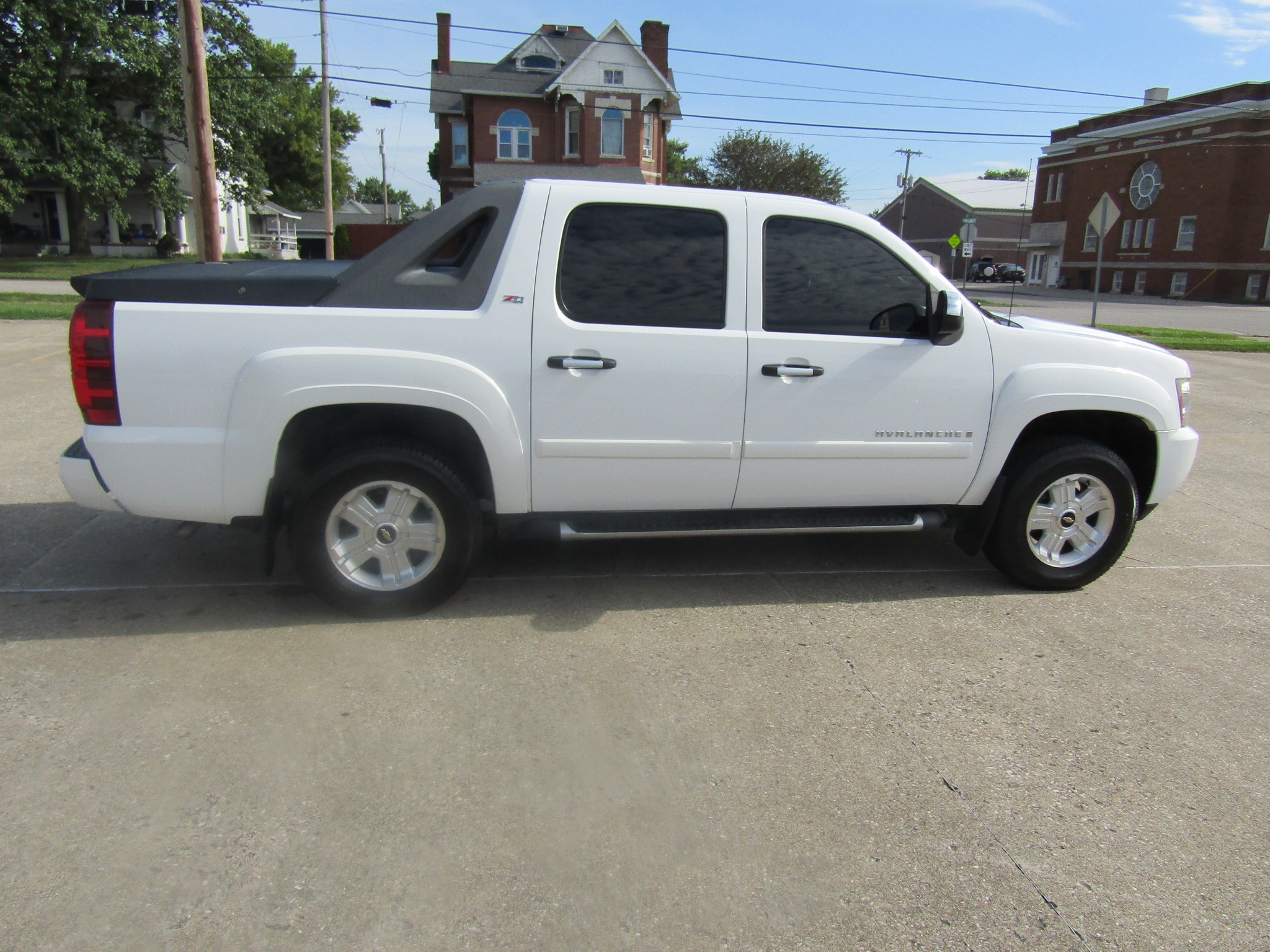 Used 2008 Chevrolet Avalanche LS with VIN 3GNFK12328G257838 for sale in Washington, IN