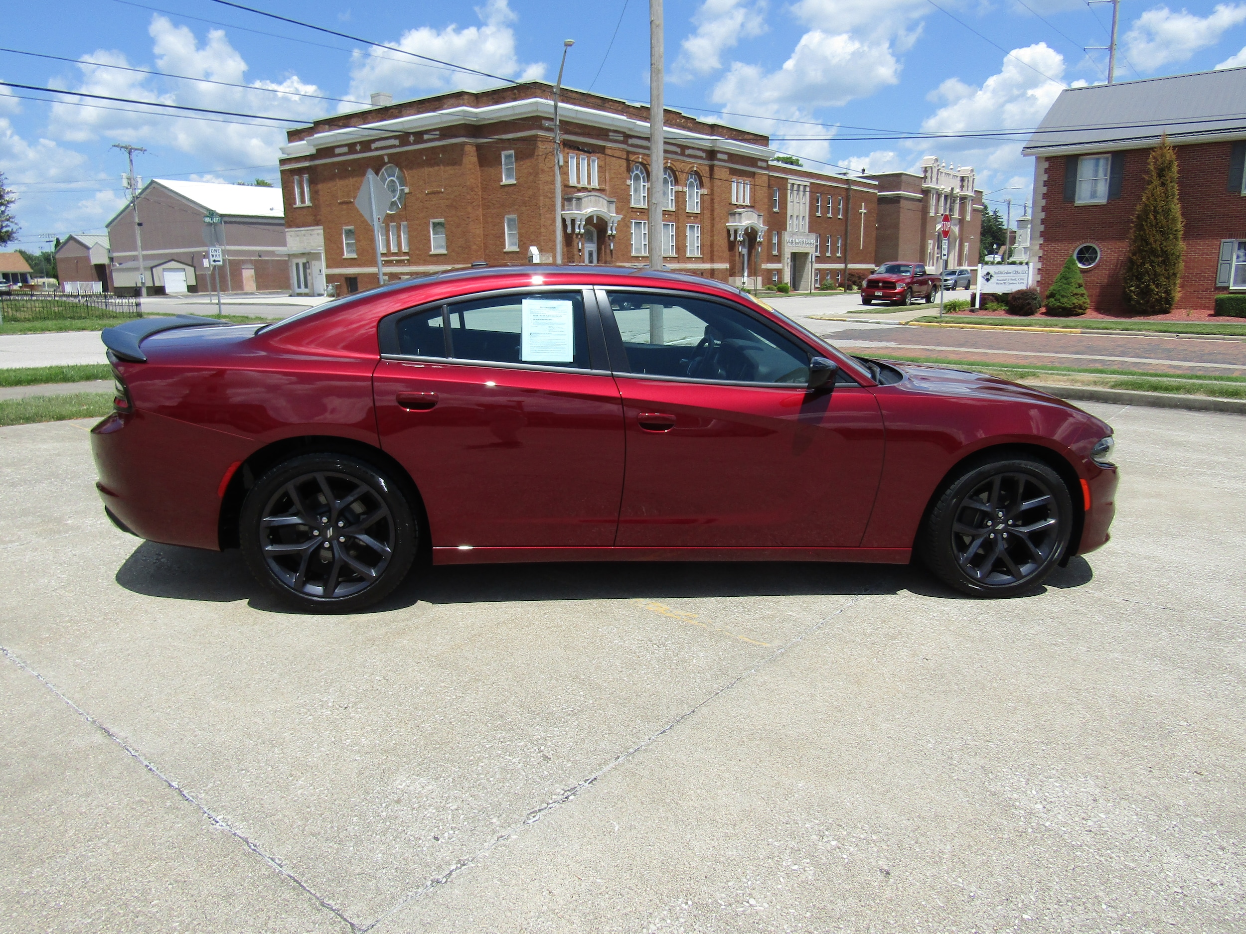 Used 2021 Dodge Charger SXT with VIN 2C3CDXBG9MH533734 for sale in Washington, IN