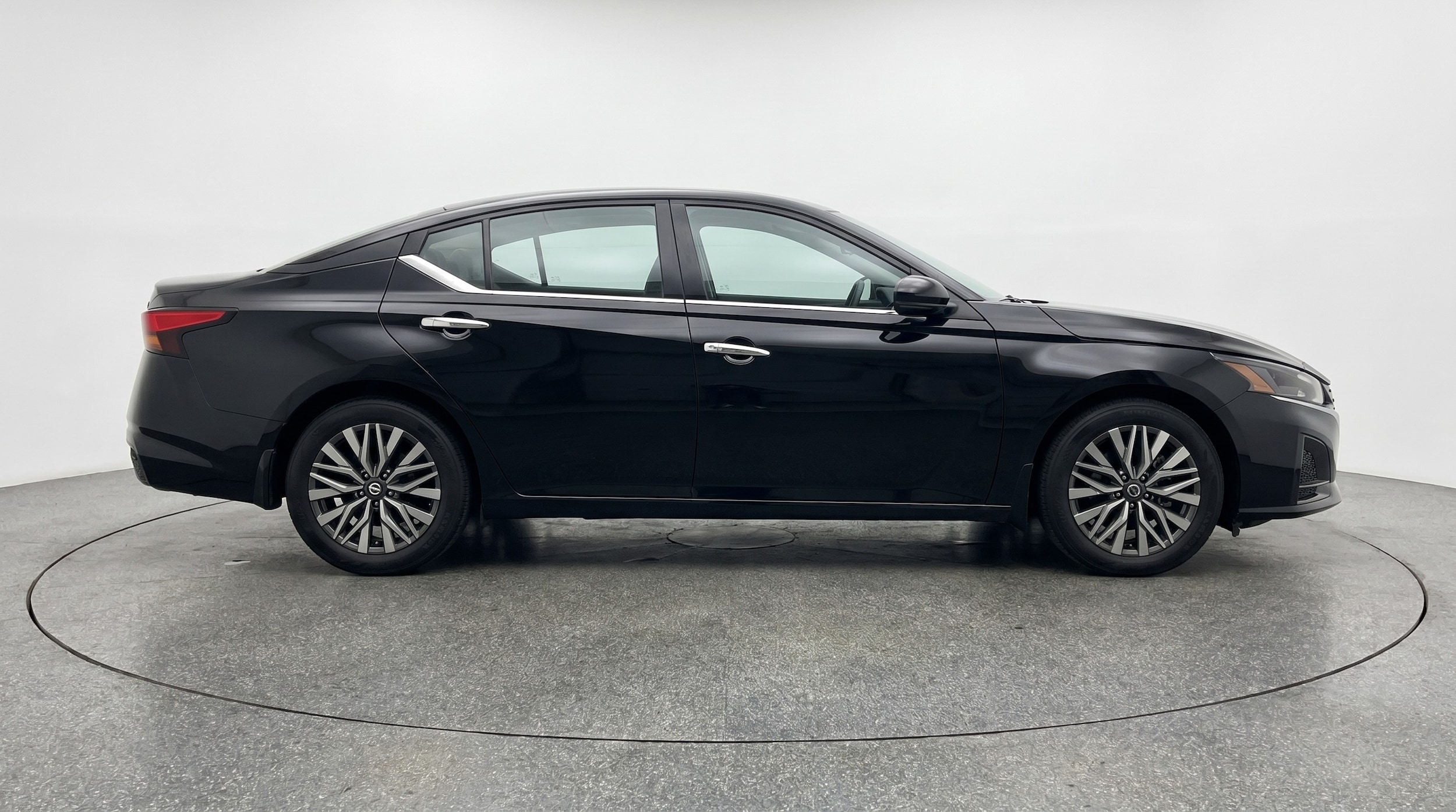 Thumbnail: 2025 Nissan Altima - 8