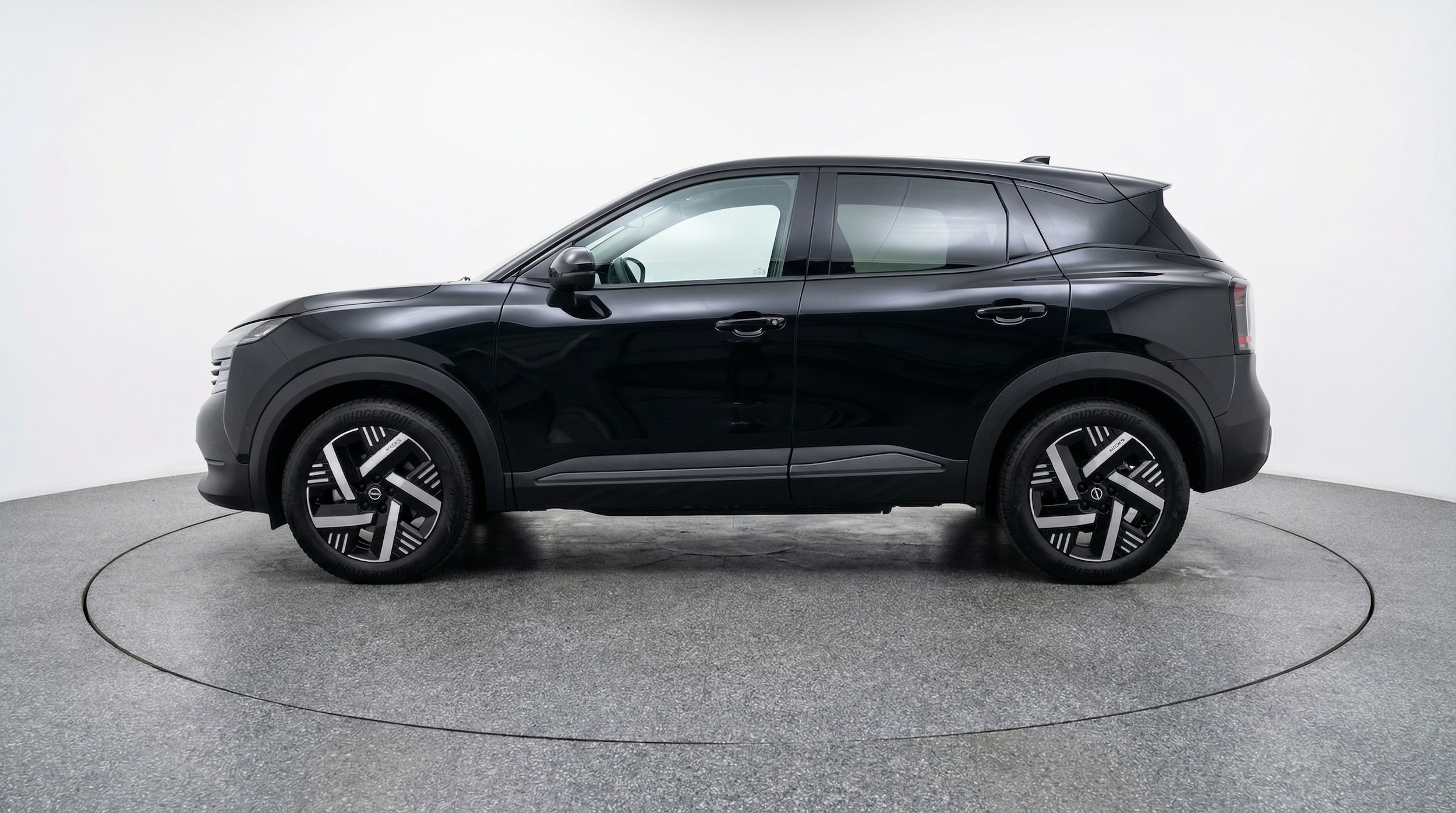 Thumbnail: 2026 Nissan Kicks - 4