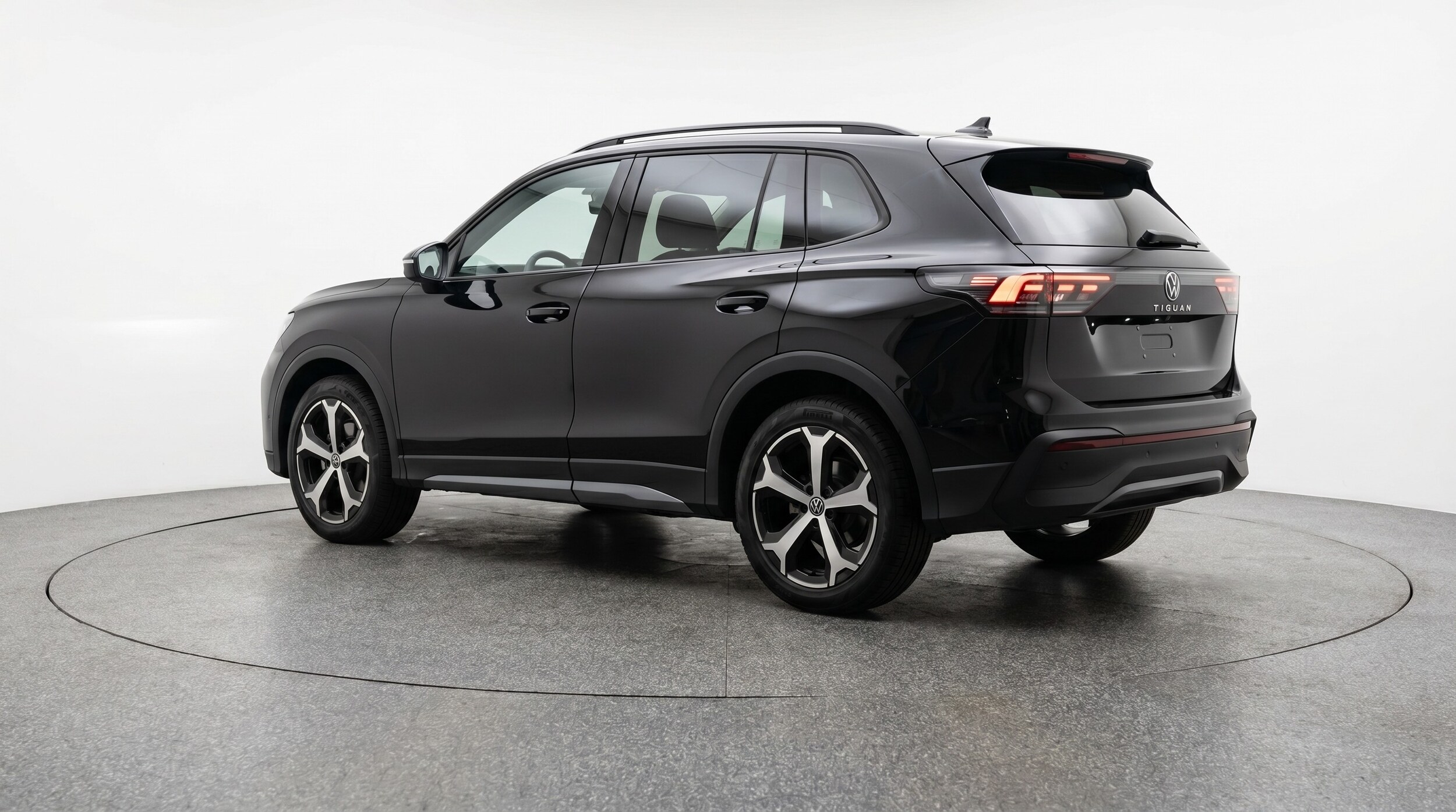 Thumbnail: 2026 Volkswagen Tiguan - 5