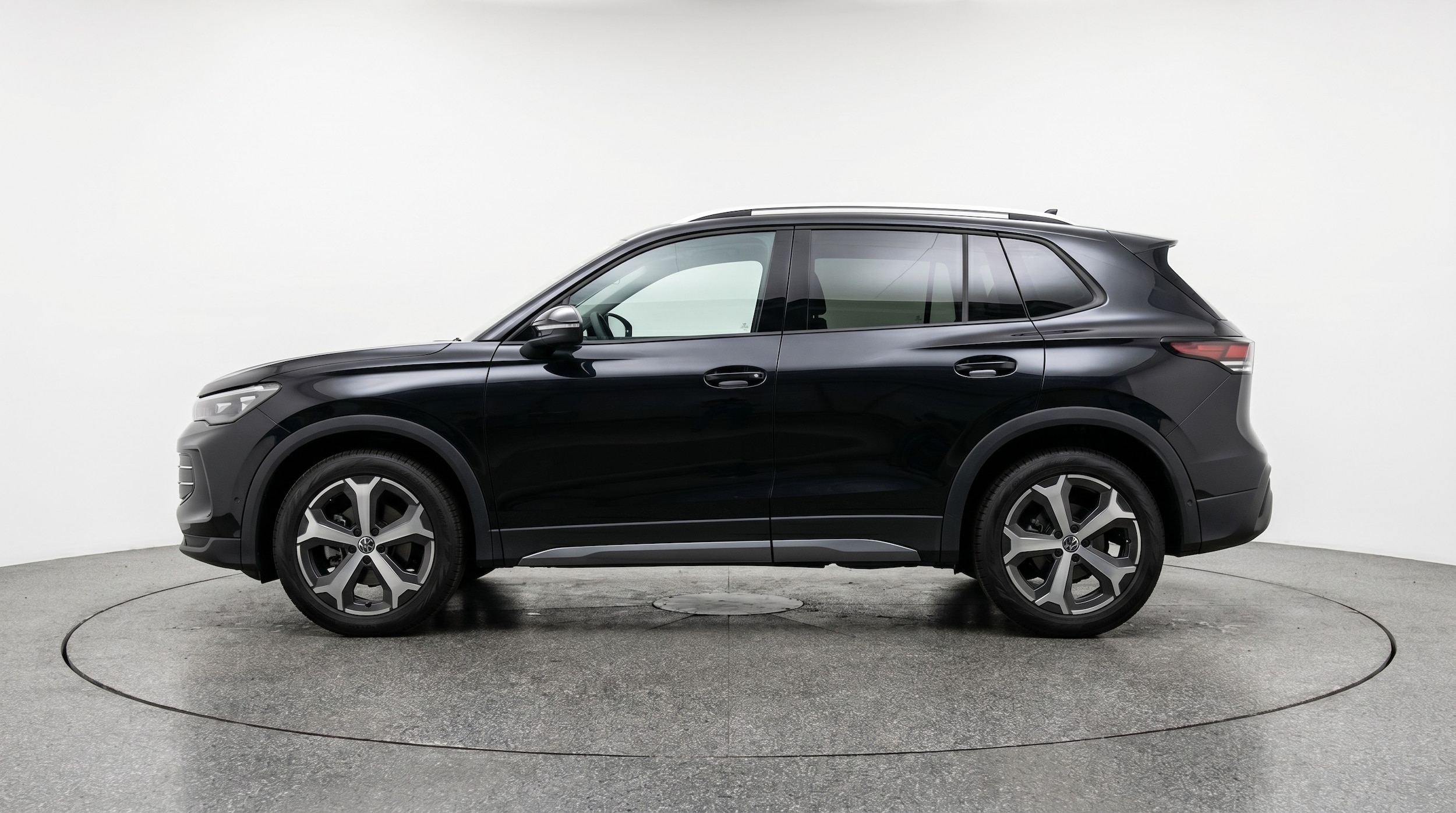 Thumbnail: 2026 Volkswagen Tiguan - 4