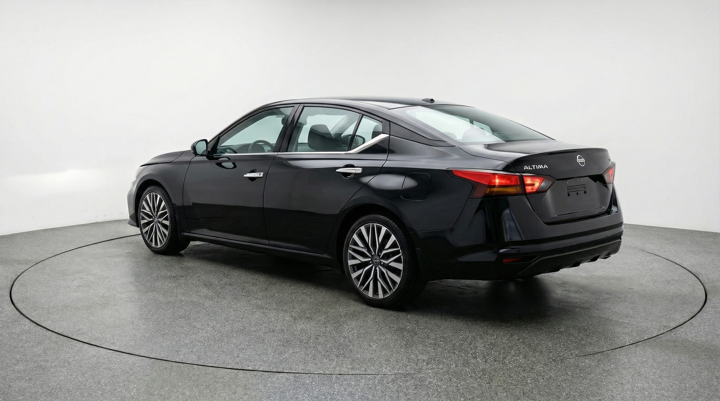 Thumbnail: 2025 Nissan Altima - 5