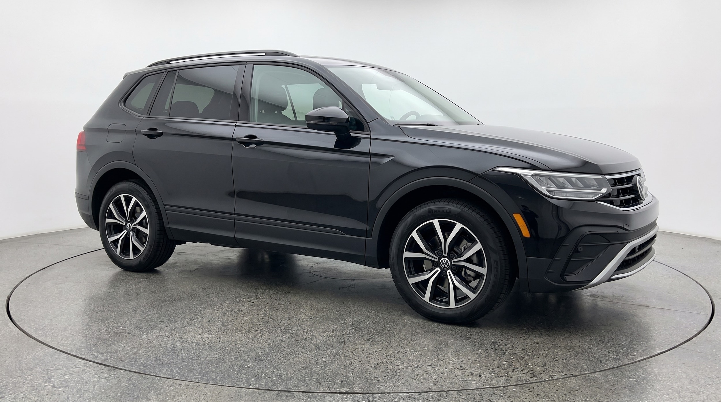 Thumbnail: 2026 Volkswagen Tiguan - 1