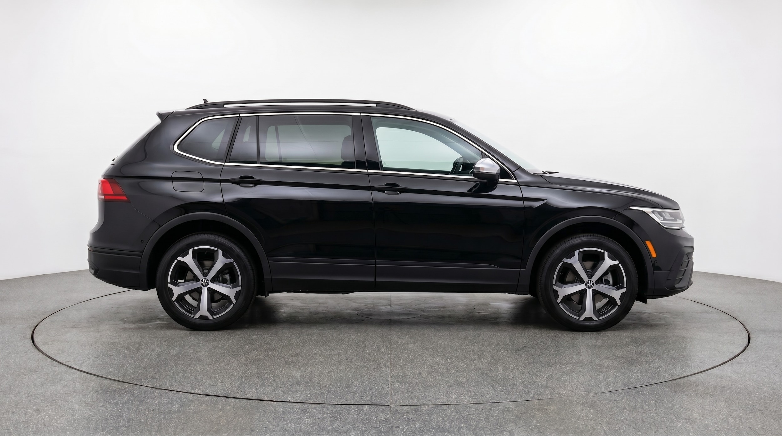 Thumbnail: 2026 Volkswagen Tiguan - 8