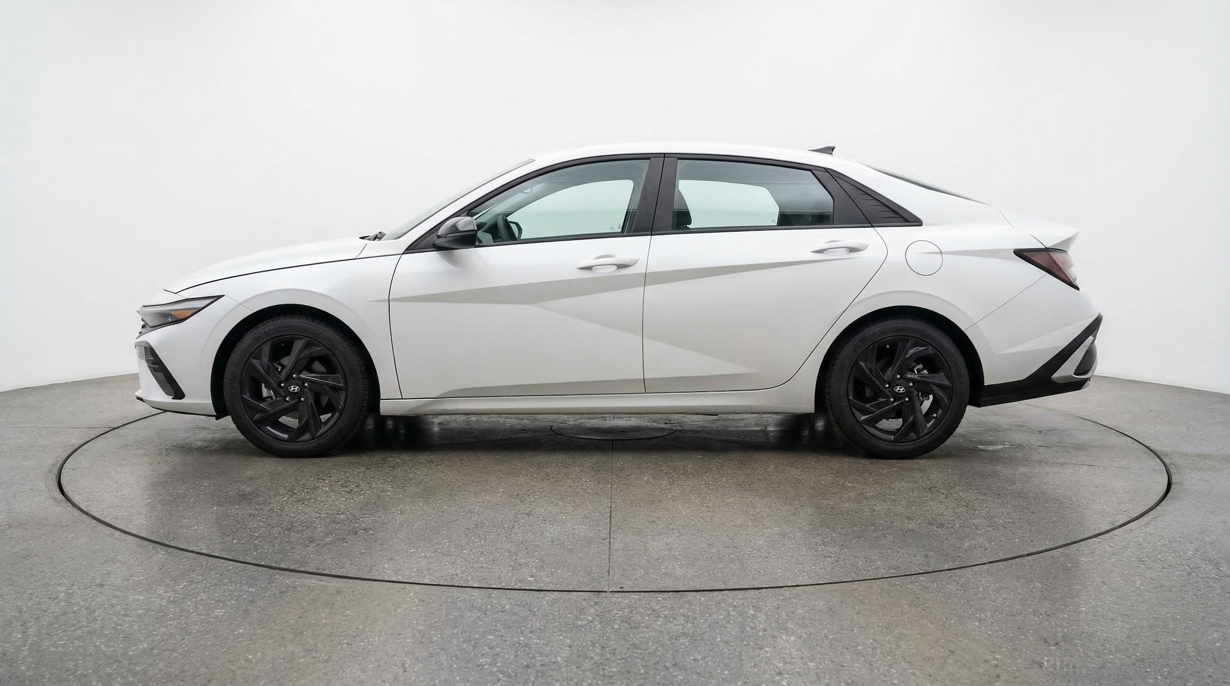 Thumbnail: 2026 Hyundai Elantra - 4