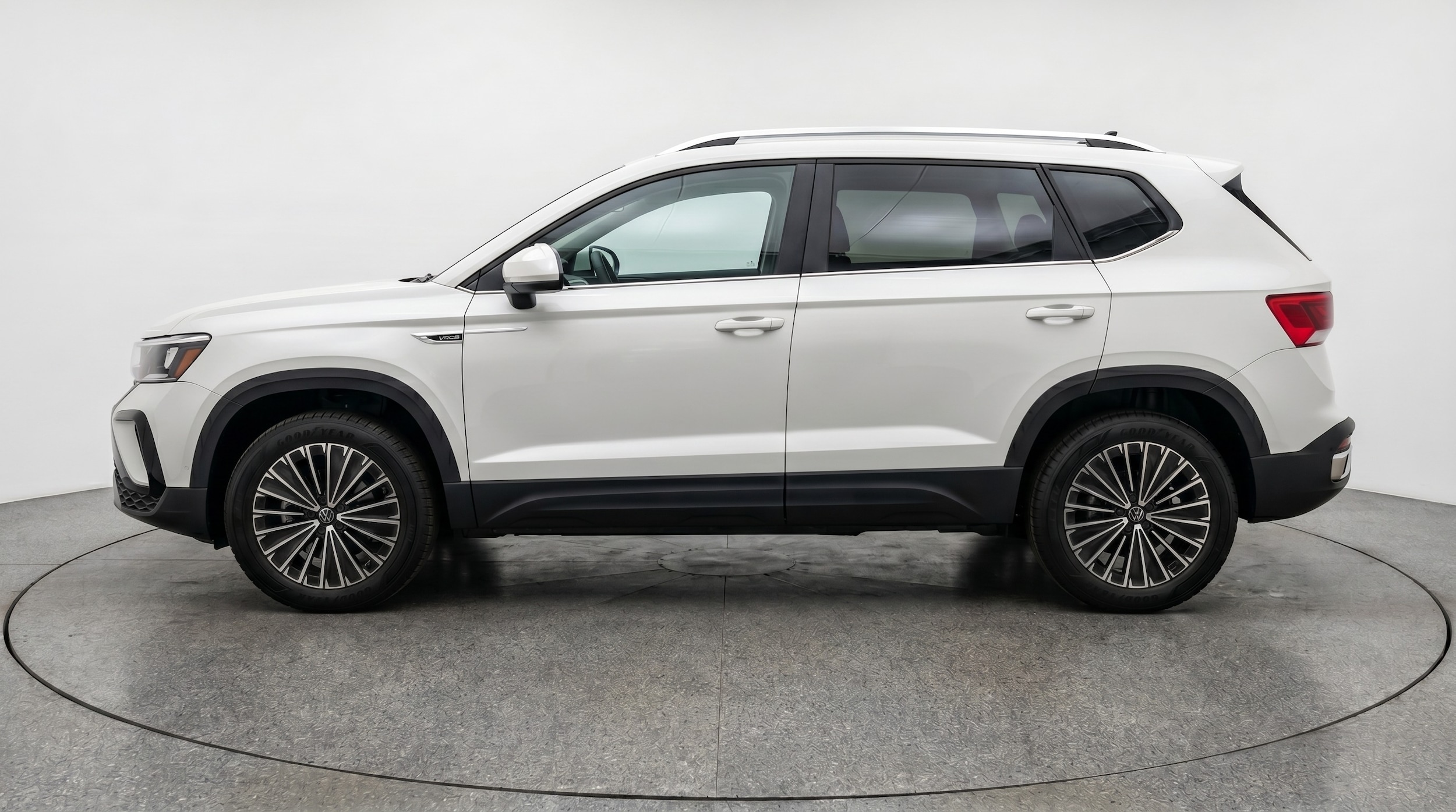Thumbnail: 2026 Volkswagen Taos - 4