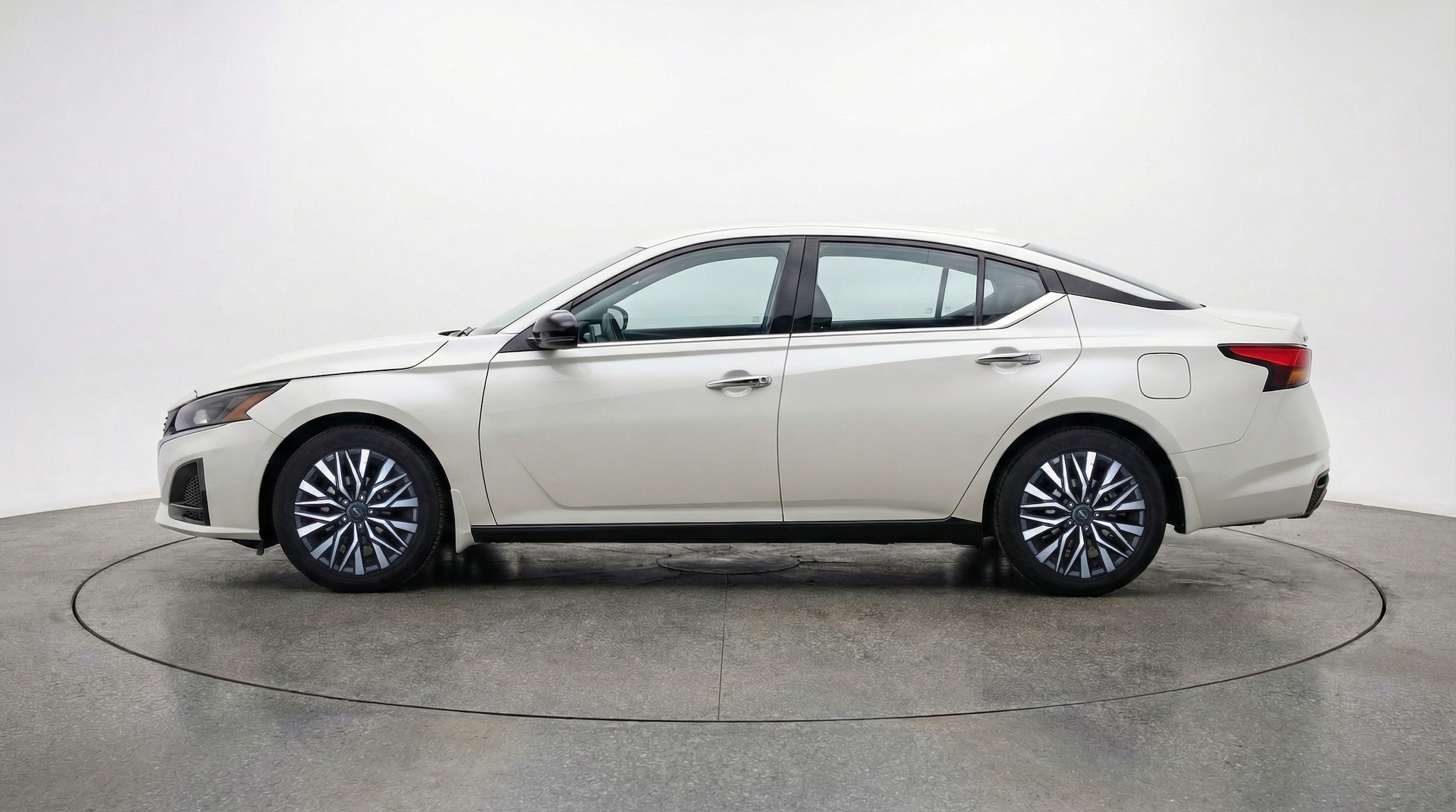 Thumbnail: 2025 Nissan Altima - 4
